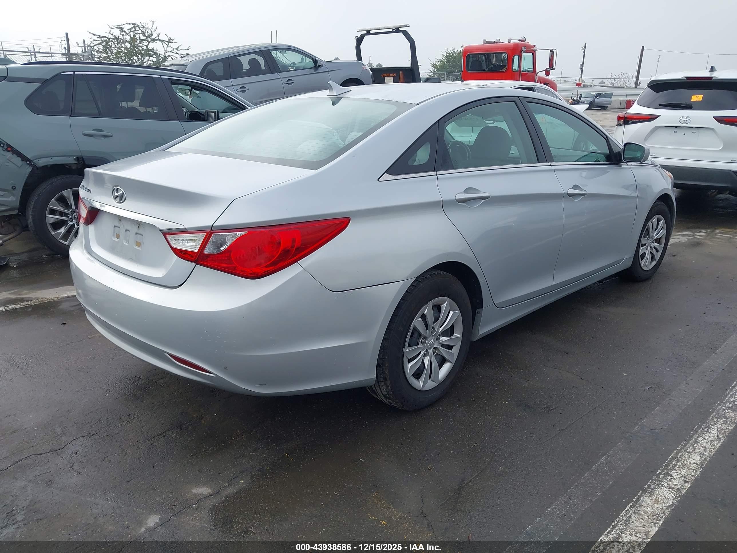 HYUNDAI SONATA image 4