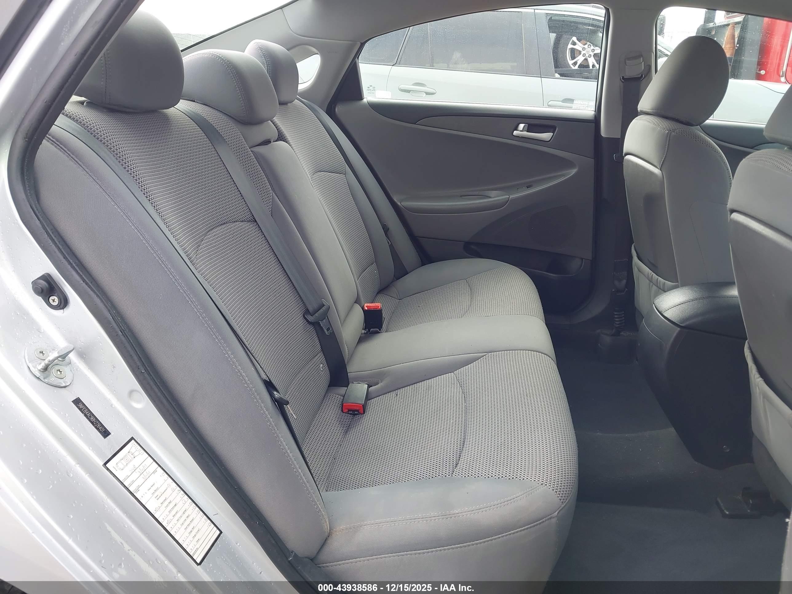 HYUNDAI SONATA image 8