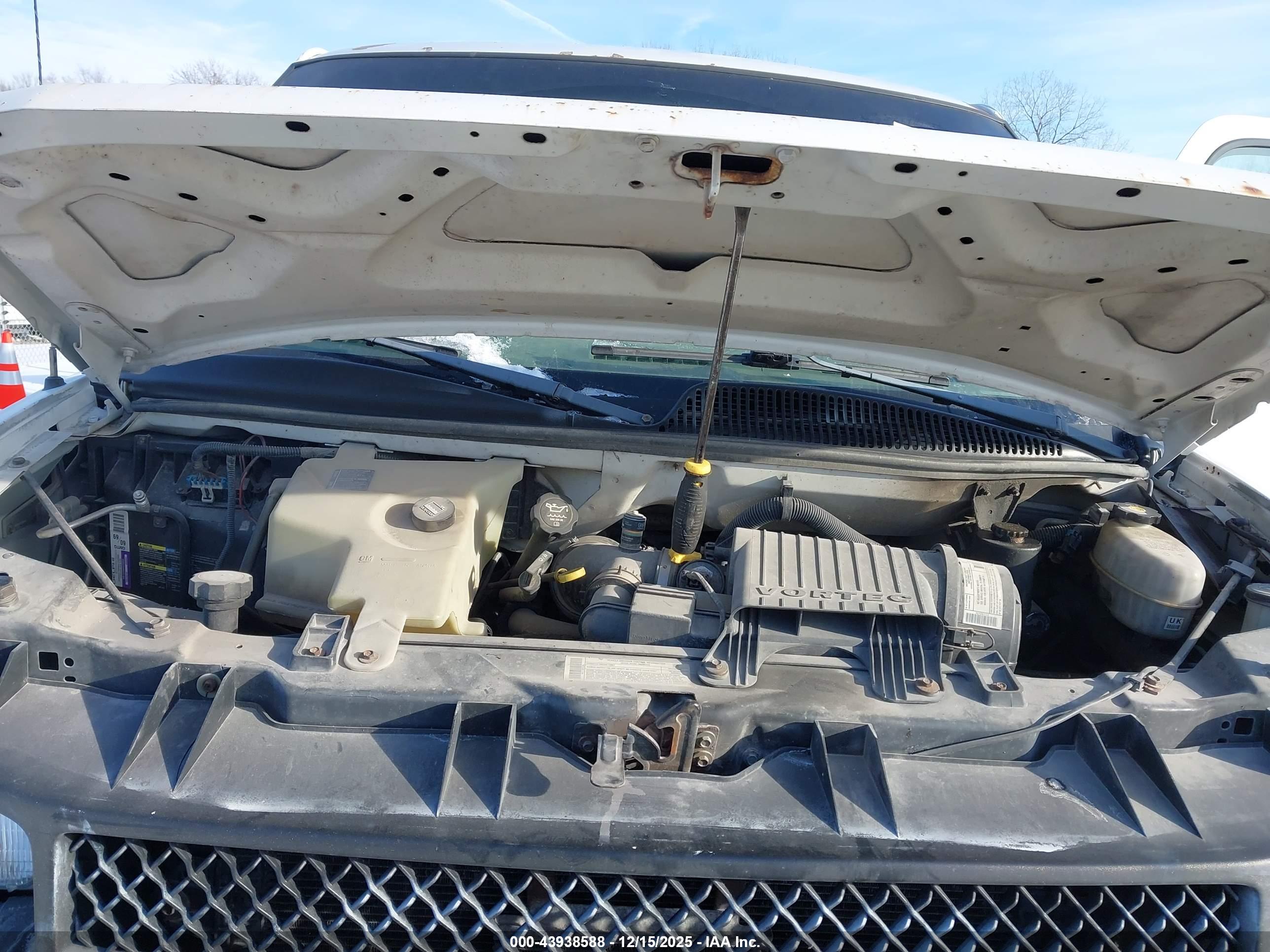 CHEVROLET EXPRESS image 10
