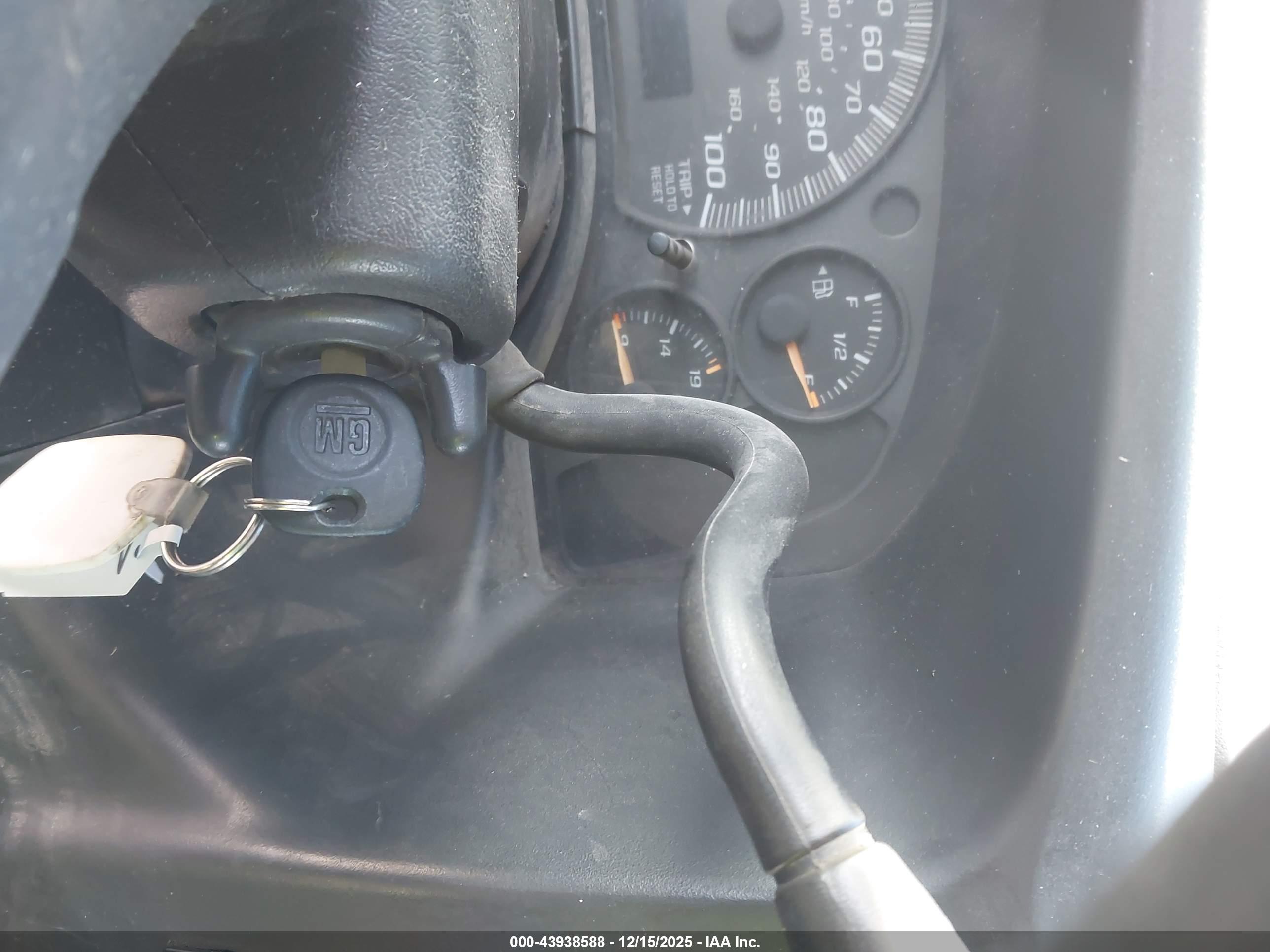 CHEVROLET EXPRESS image 11