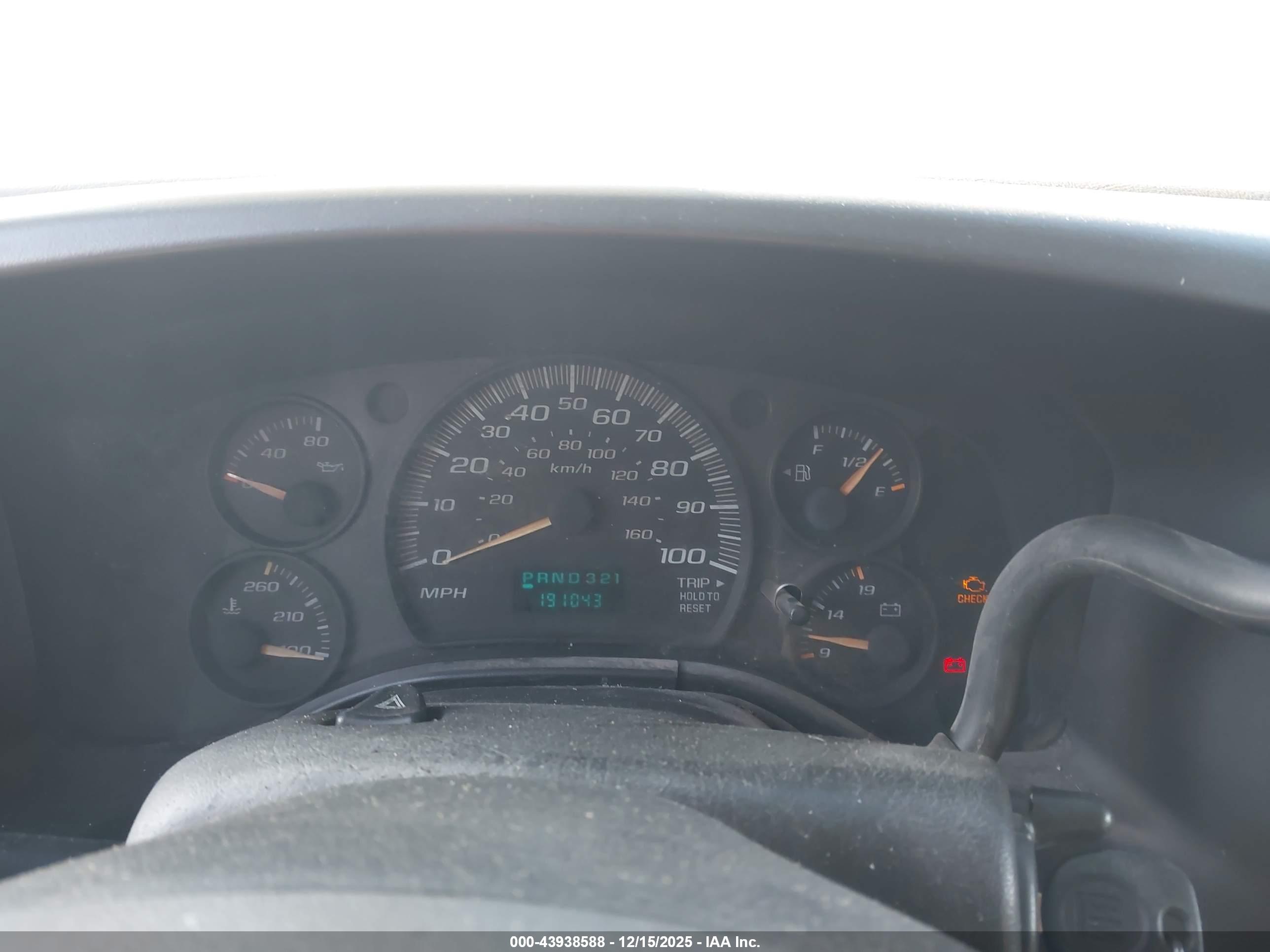 CHEVROLET EXPRESS image 7