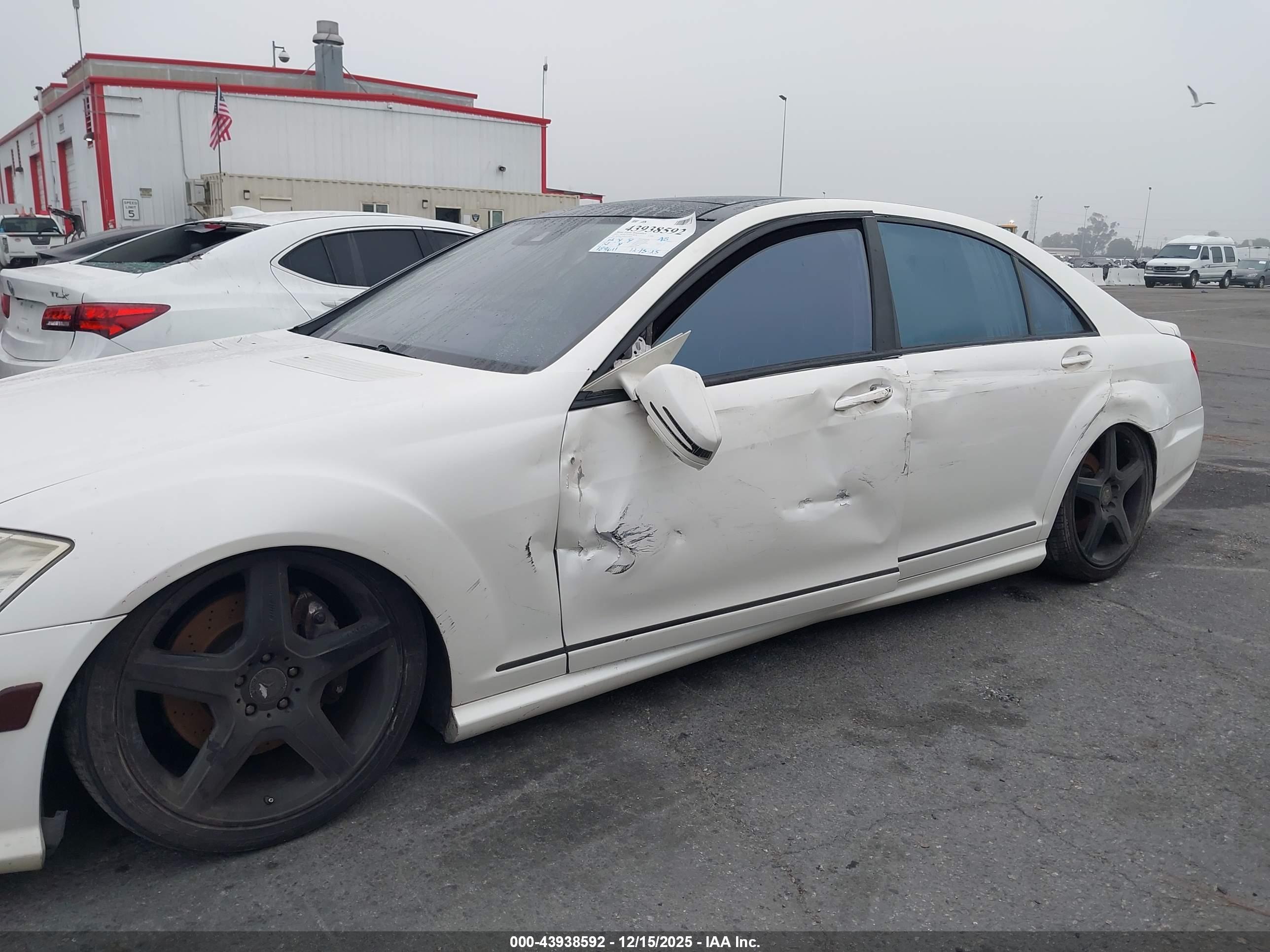 MERCEDES-BENZ S image 6