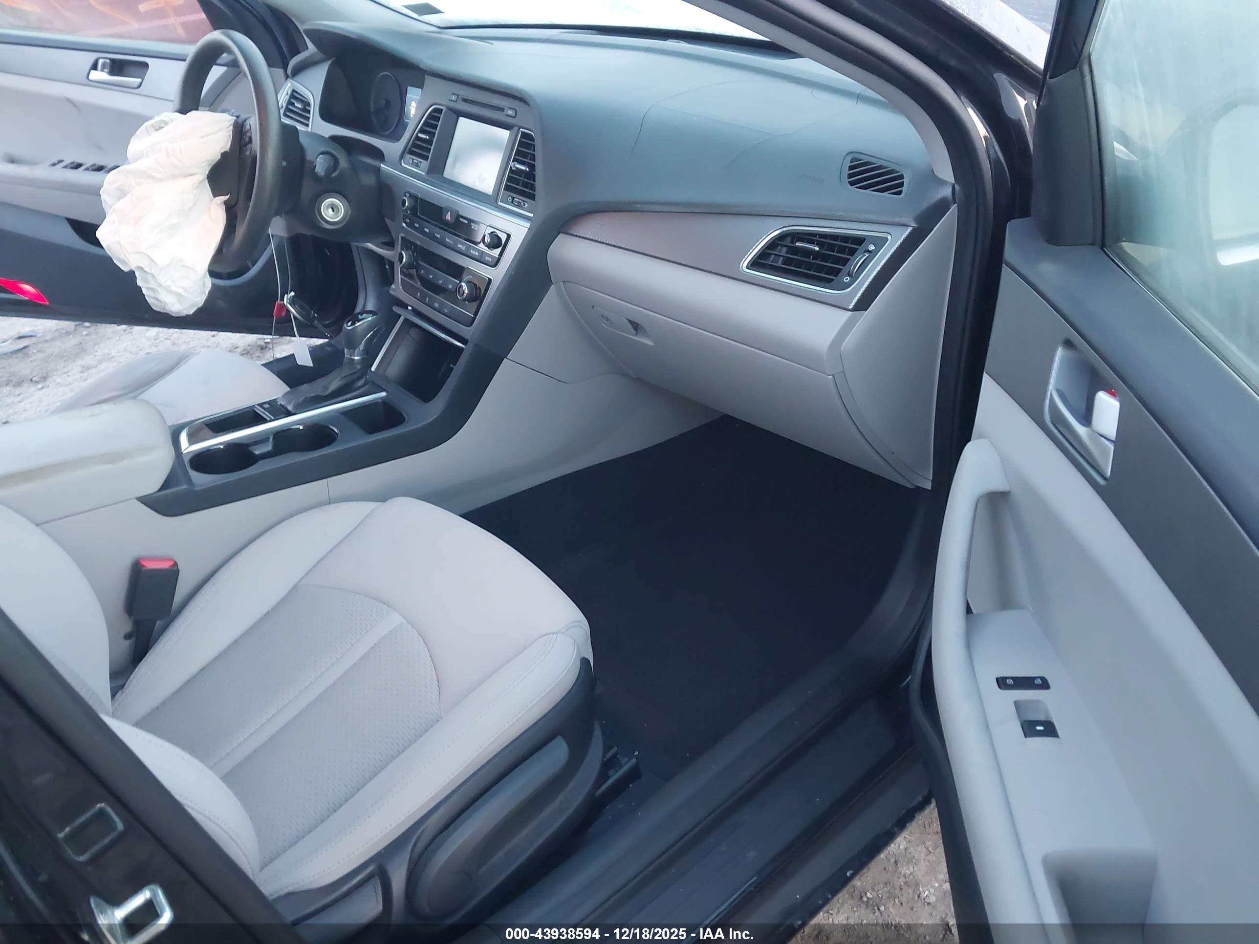 HYUNDAI SONATA image 5