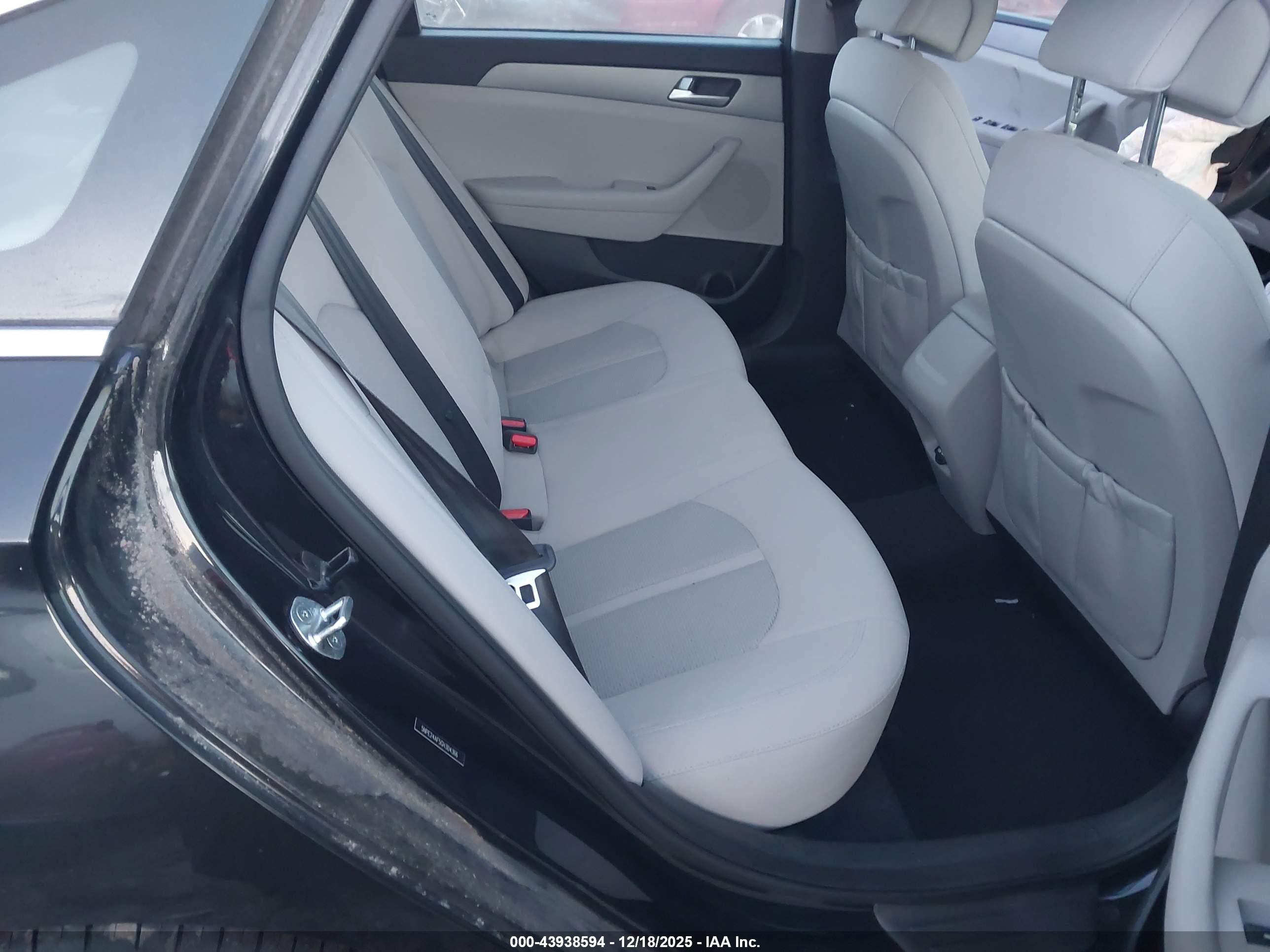 HYUNDAI SONATA image 8