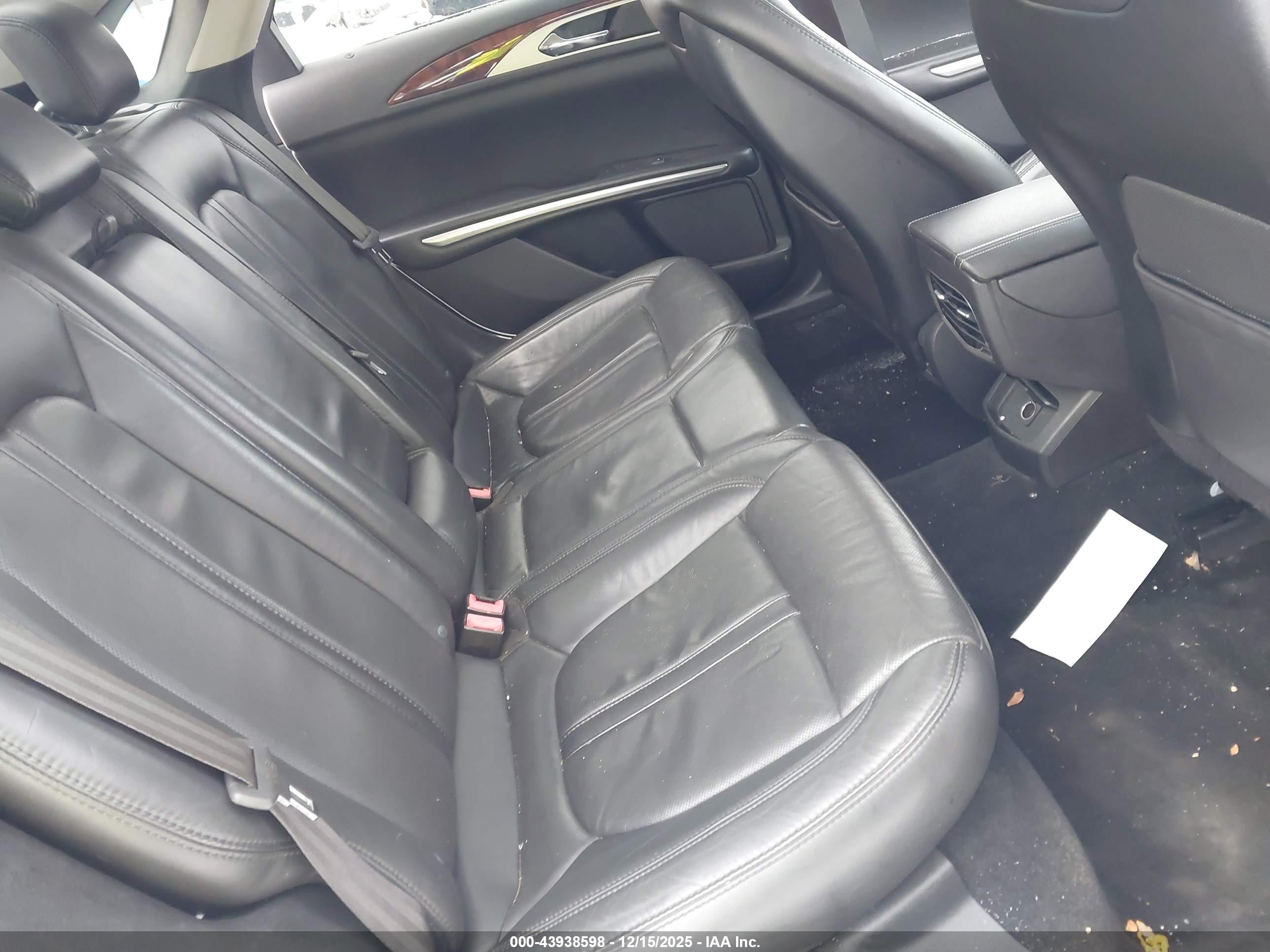 LINCOLN MKZ image 8