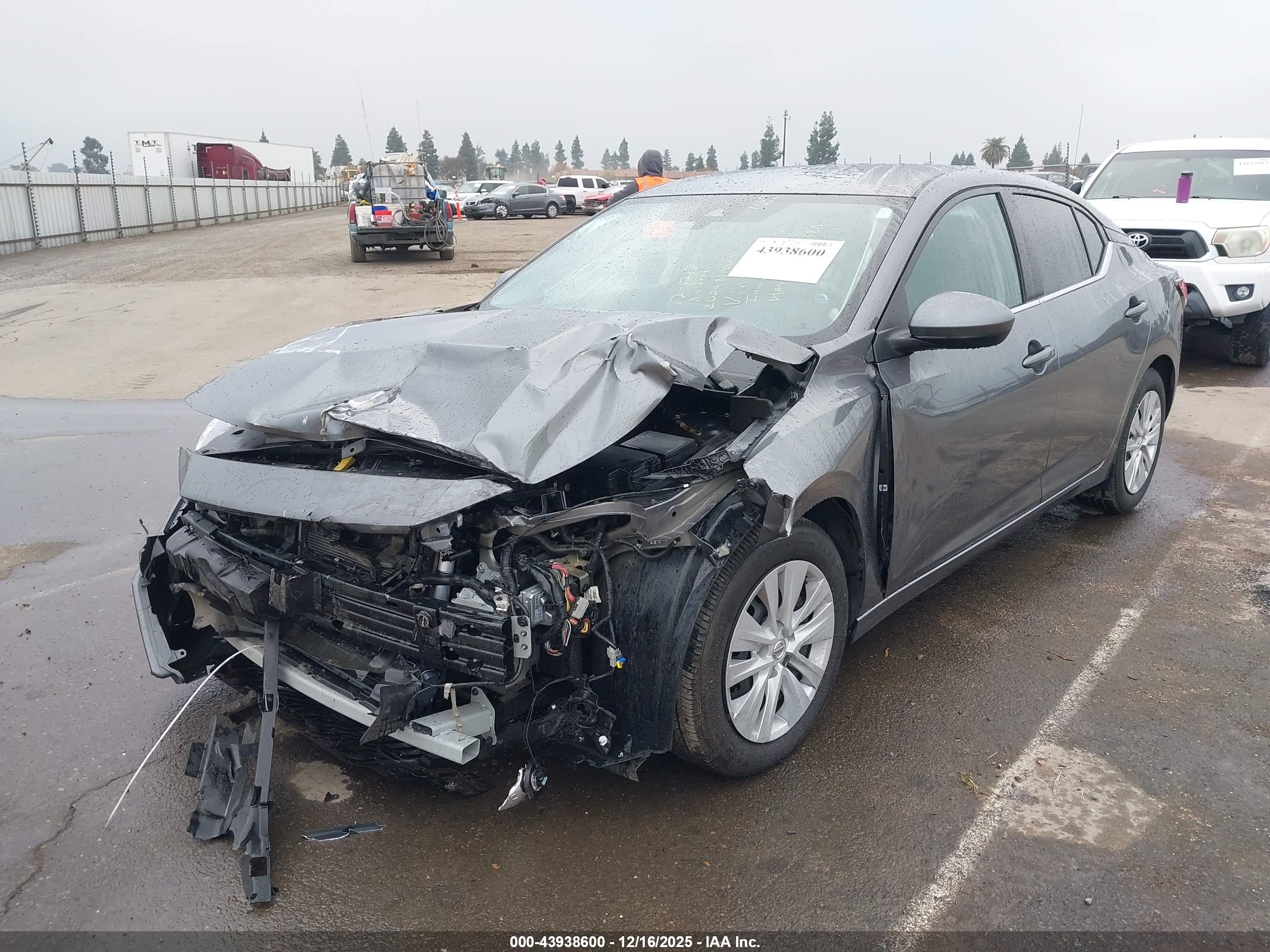 NISSAN SENTRA image 2