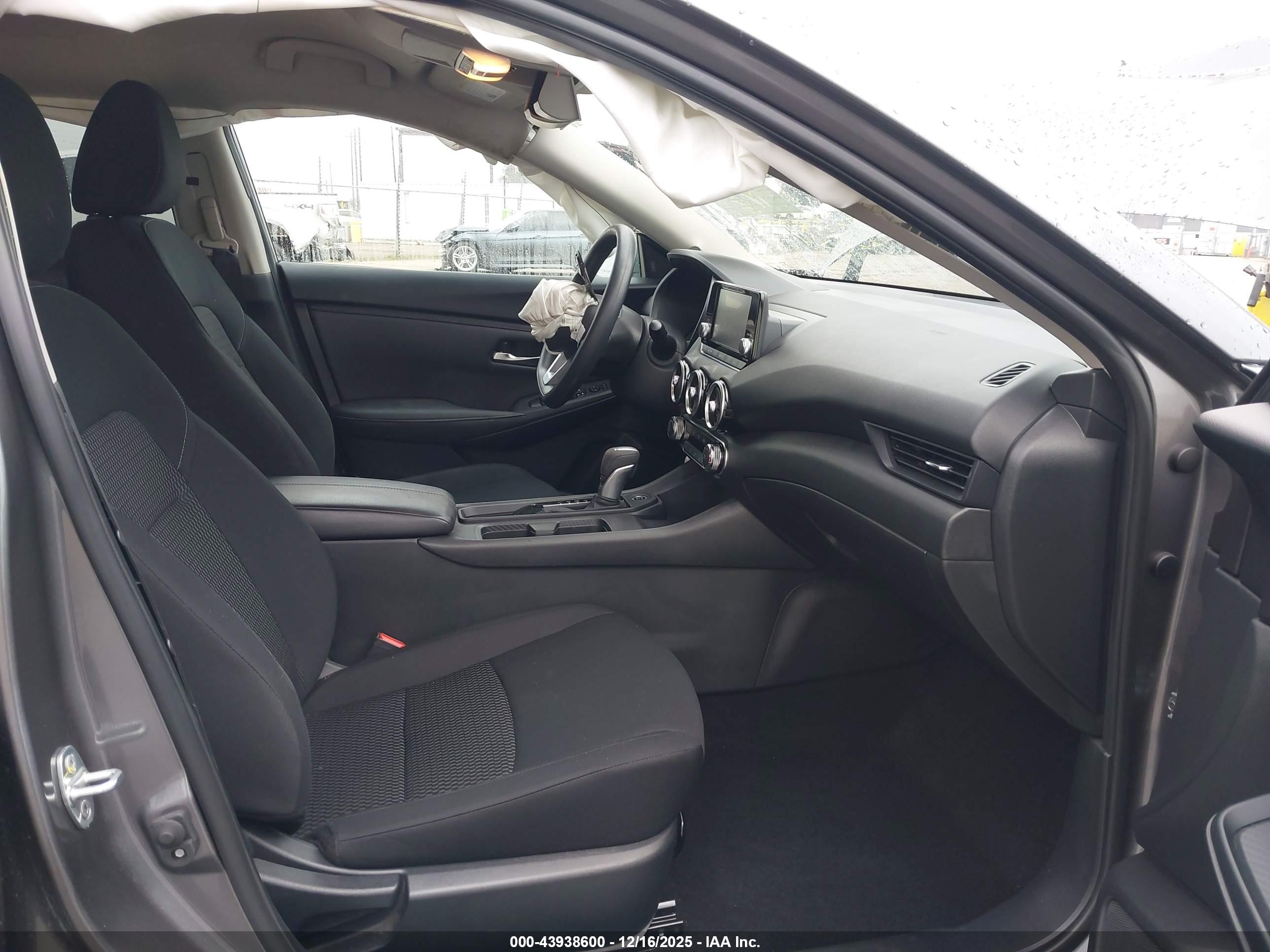 NISSAN SENTRA image 5