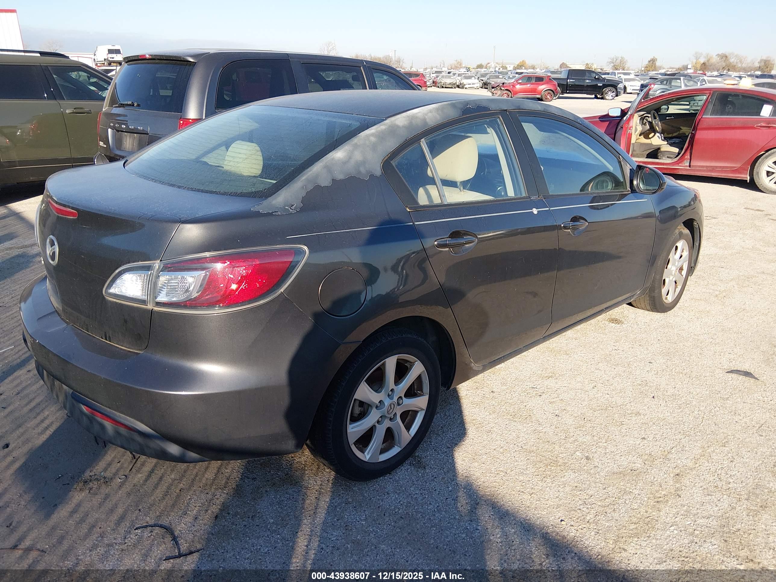MAZDA MAZDA3 image 4