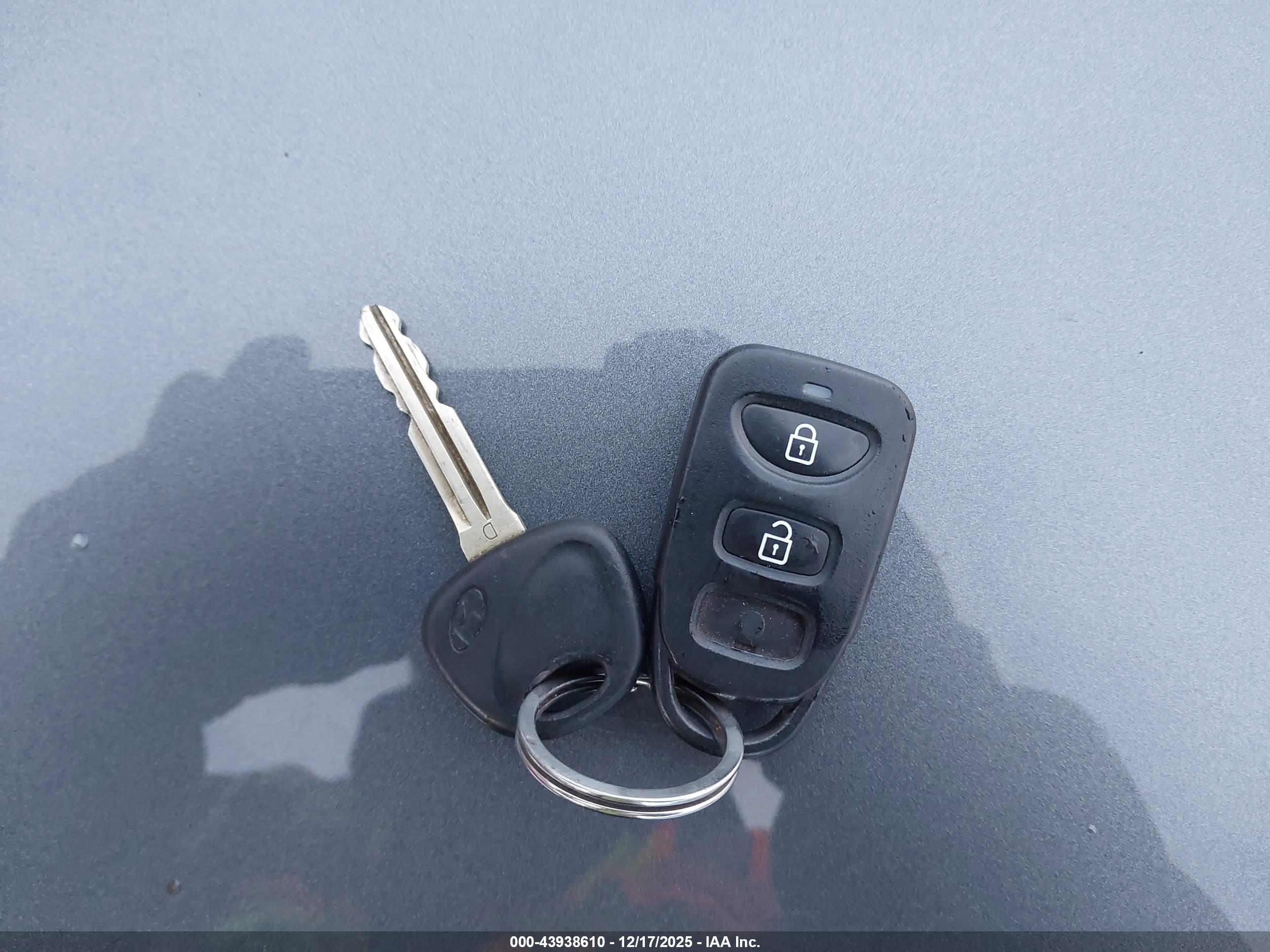 HYUNDAI ELANTRA image 11