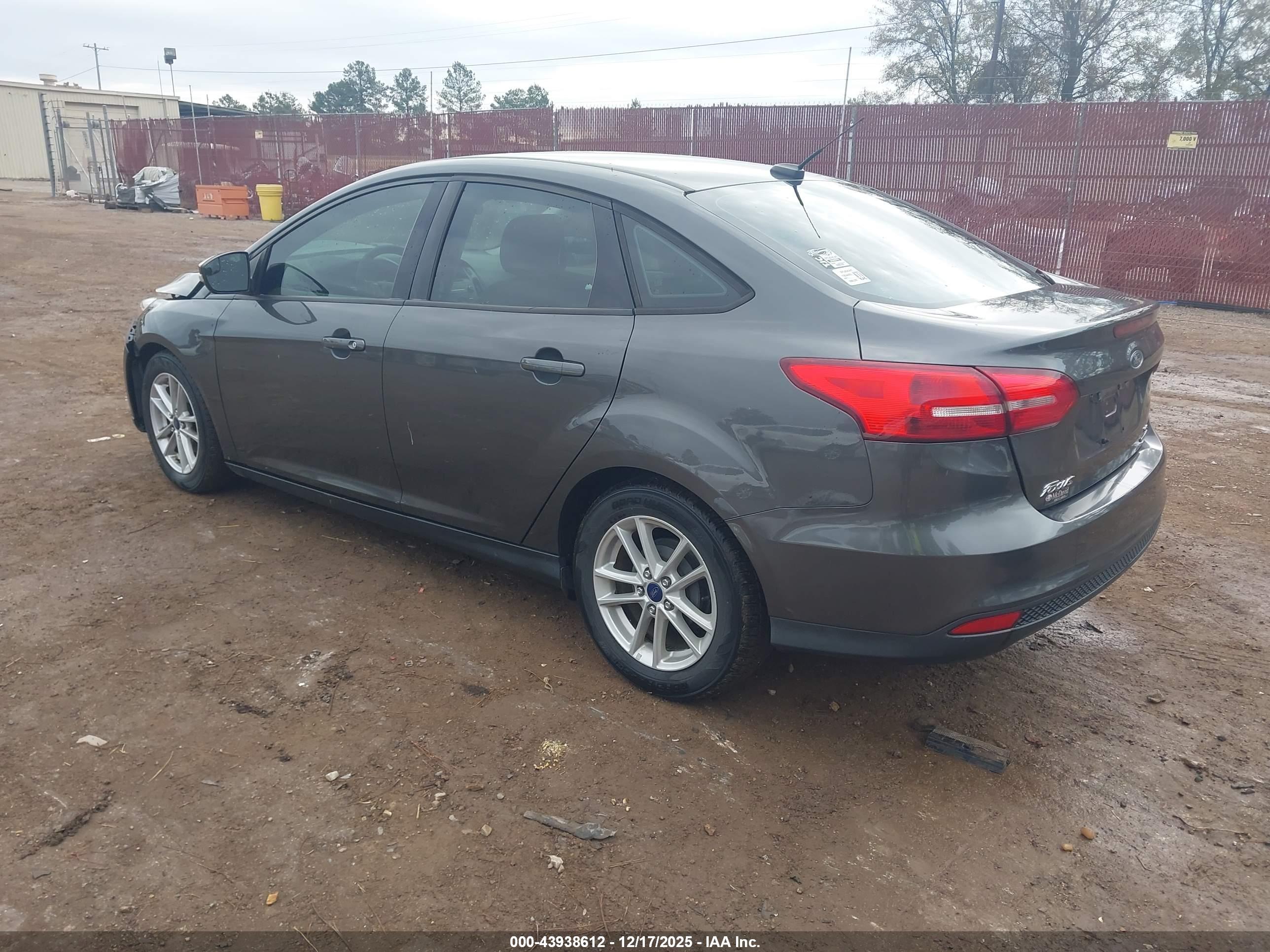 FORD FOCUS image 3