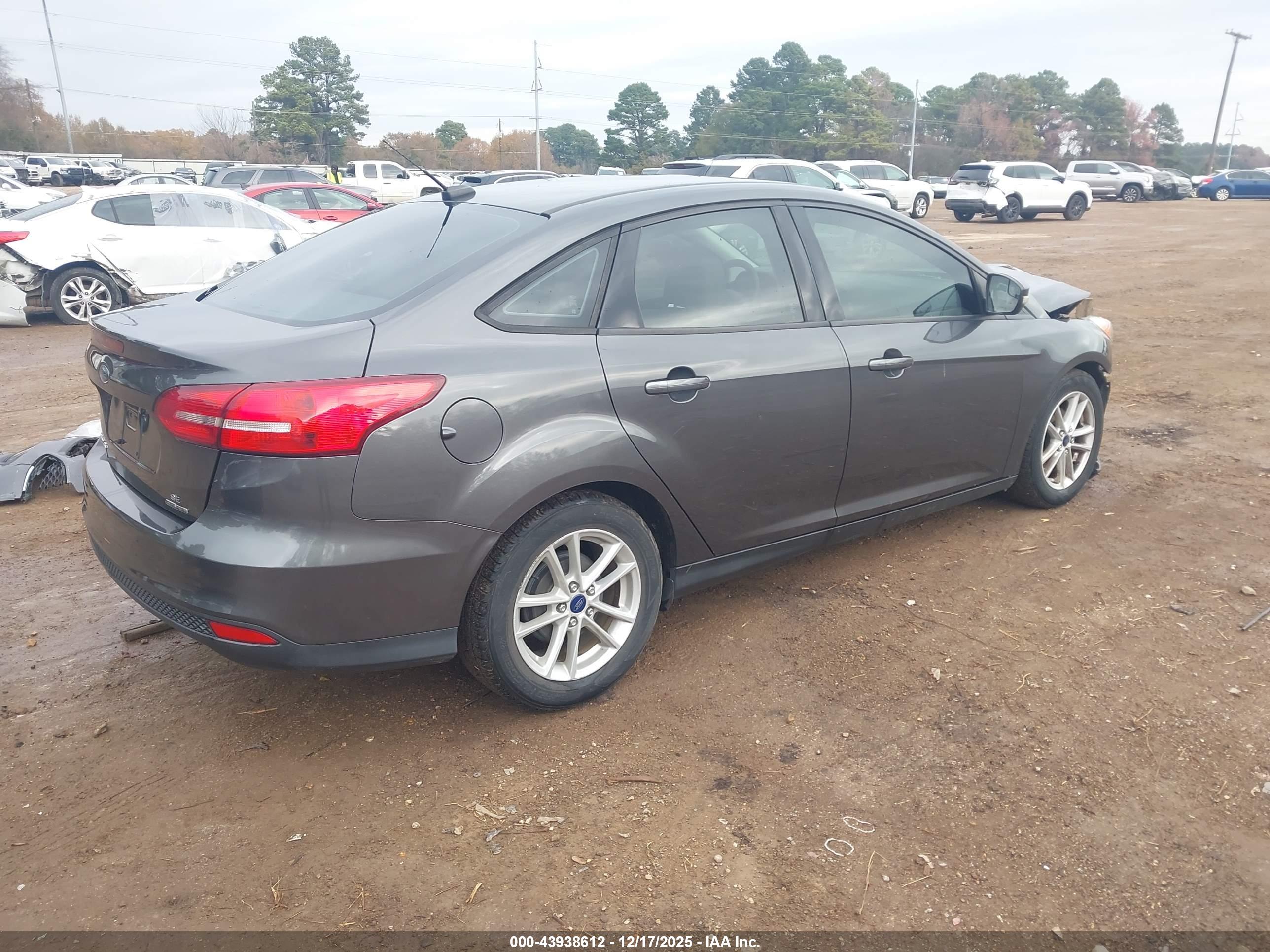 FORD FOCUS image 4