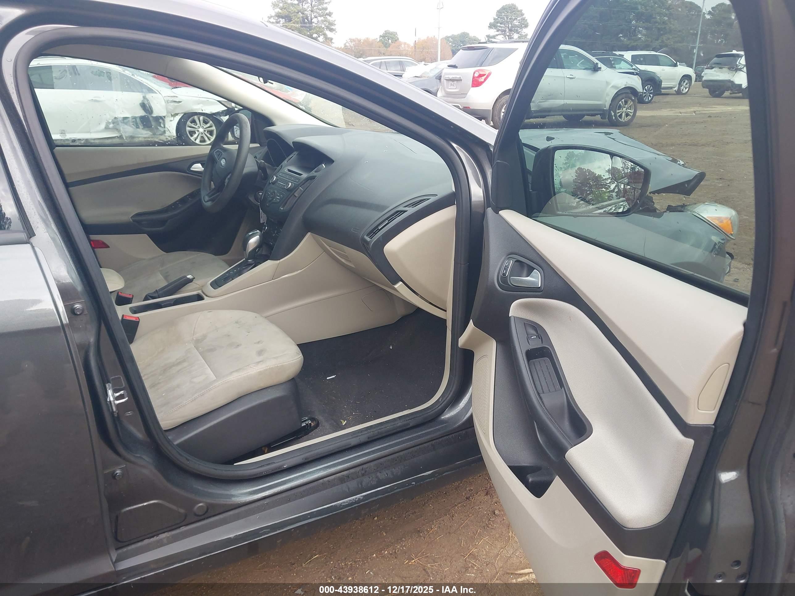 FORD FOCUS image 5