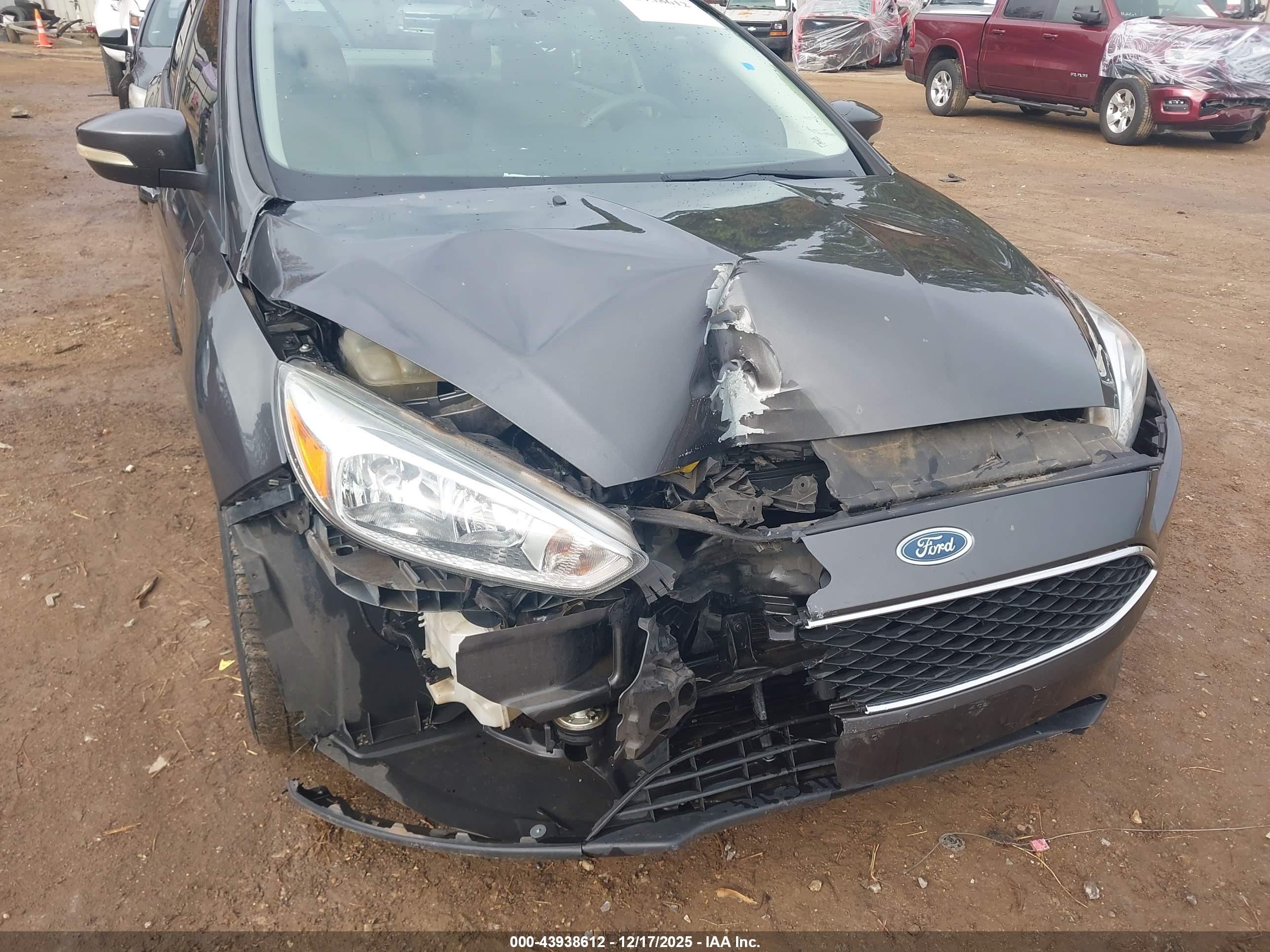 FORD FOCUS image 6