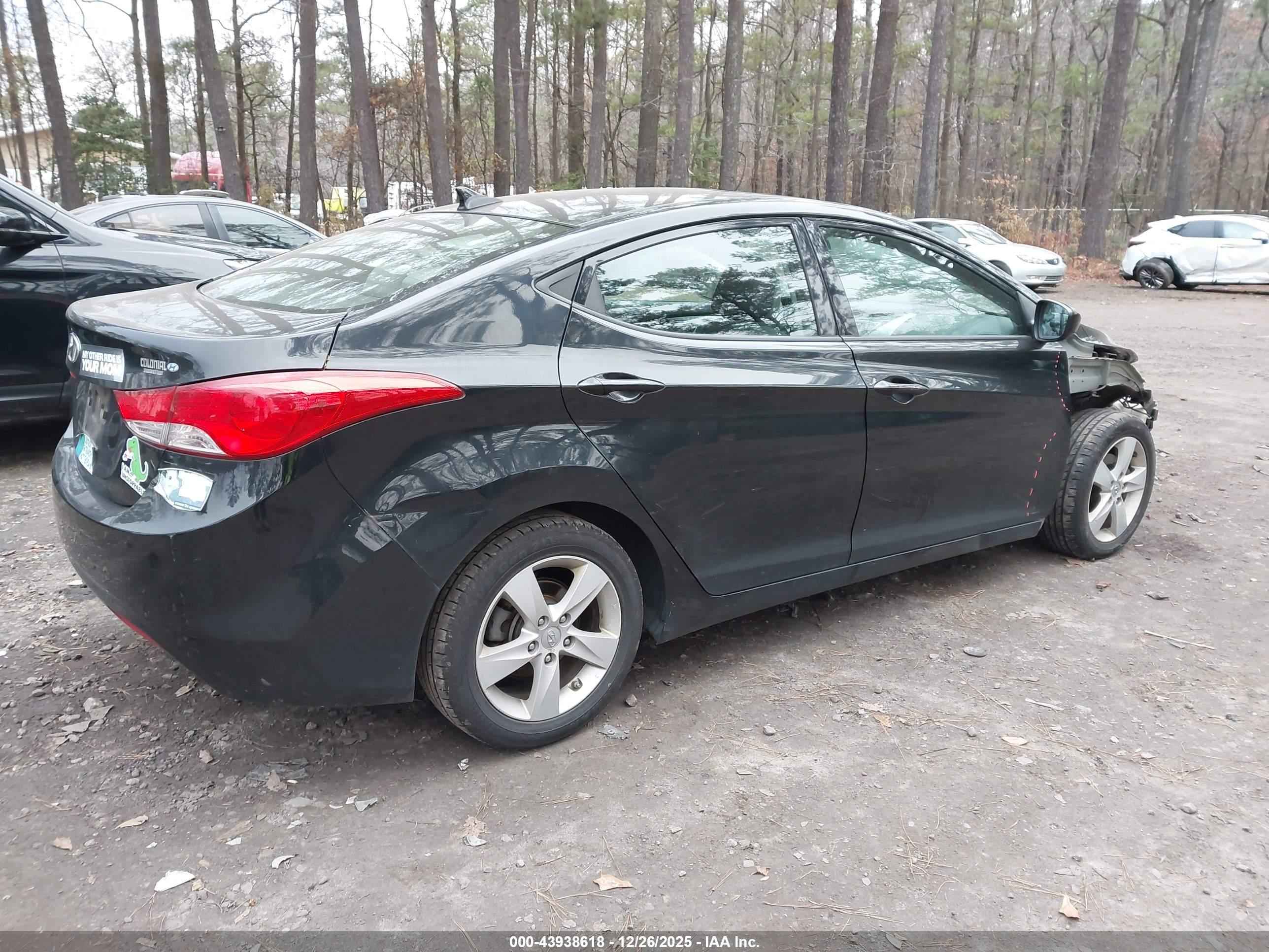 HYUNDAI ELANTRA image 4