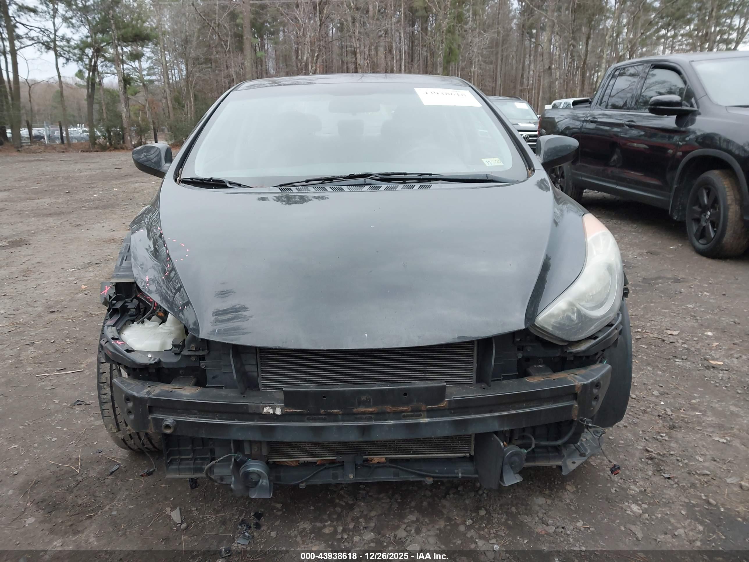 HYUNDAI ELANTRA image 6
