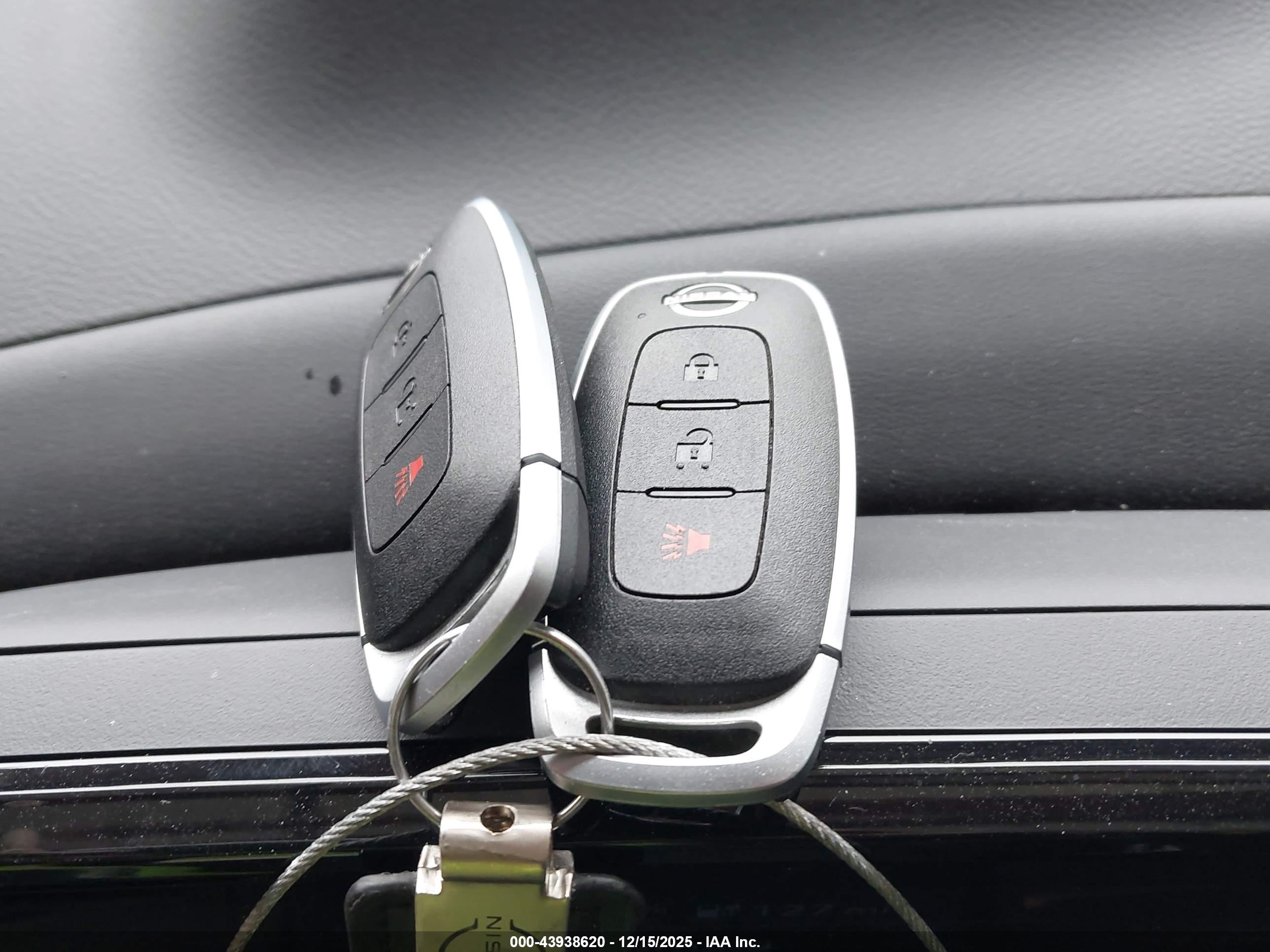 NISSAN ARIYA image 11