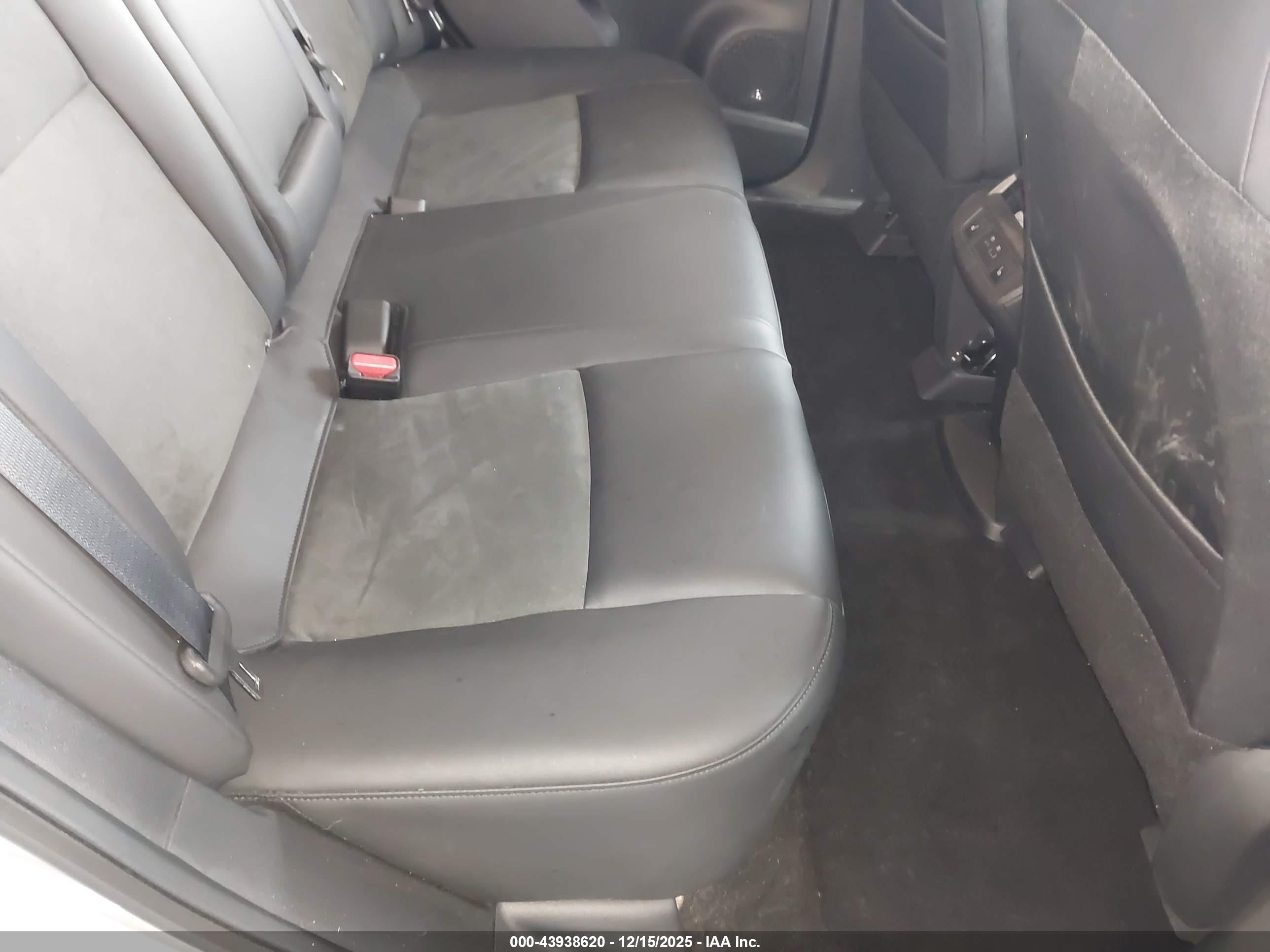 NISSAN ARIYA image 8