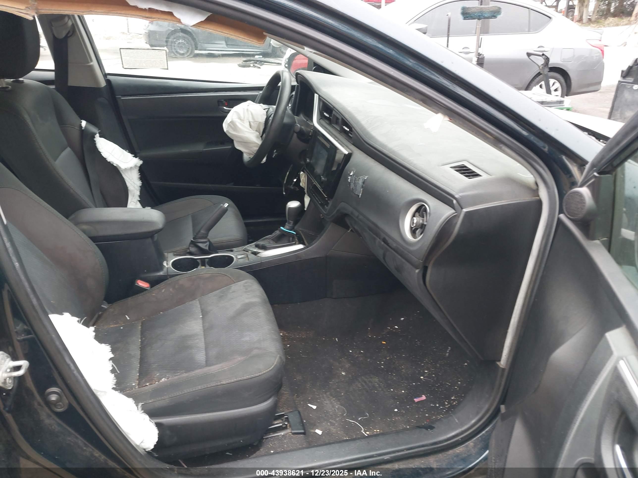 TOYOTA COROLLA image 5
