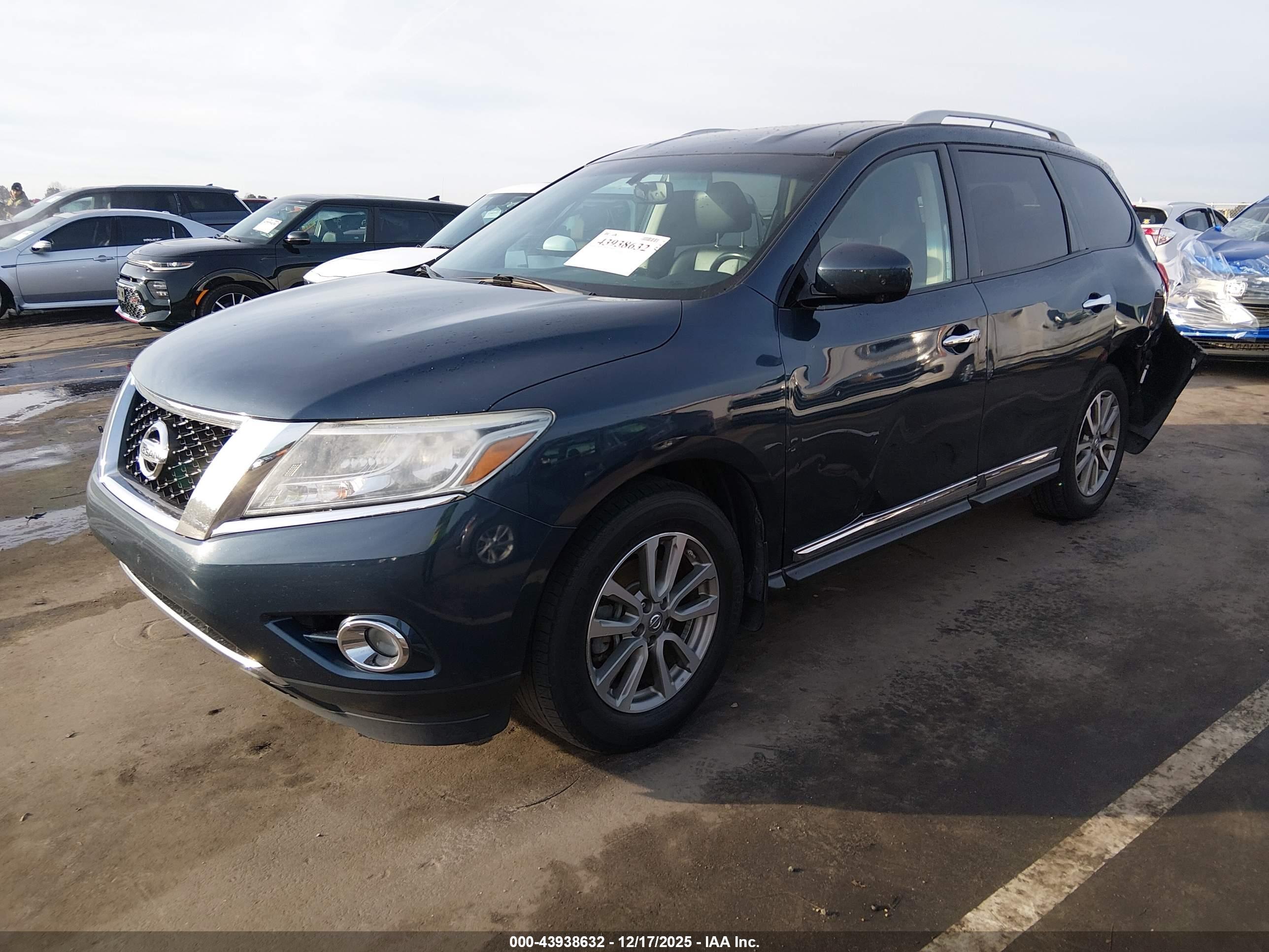 NISSAN PATHFINDER image 2