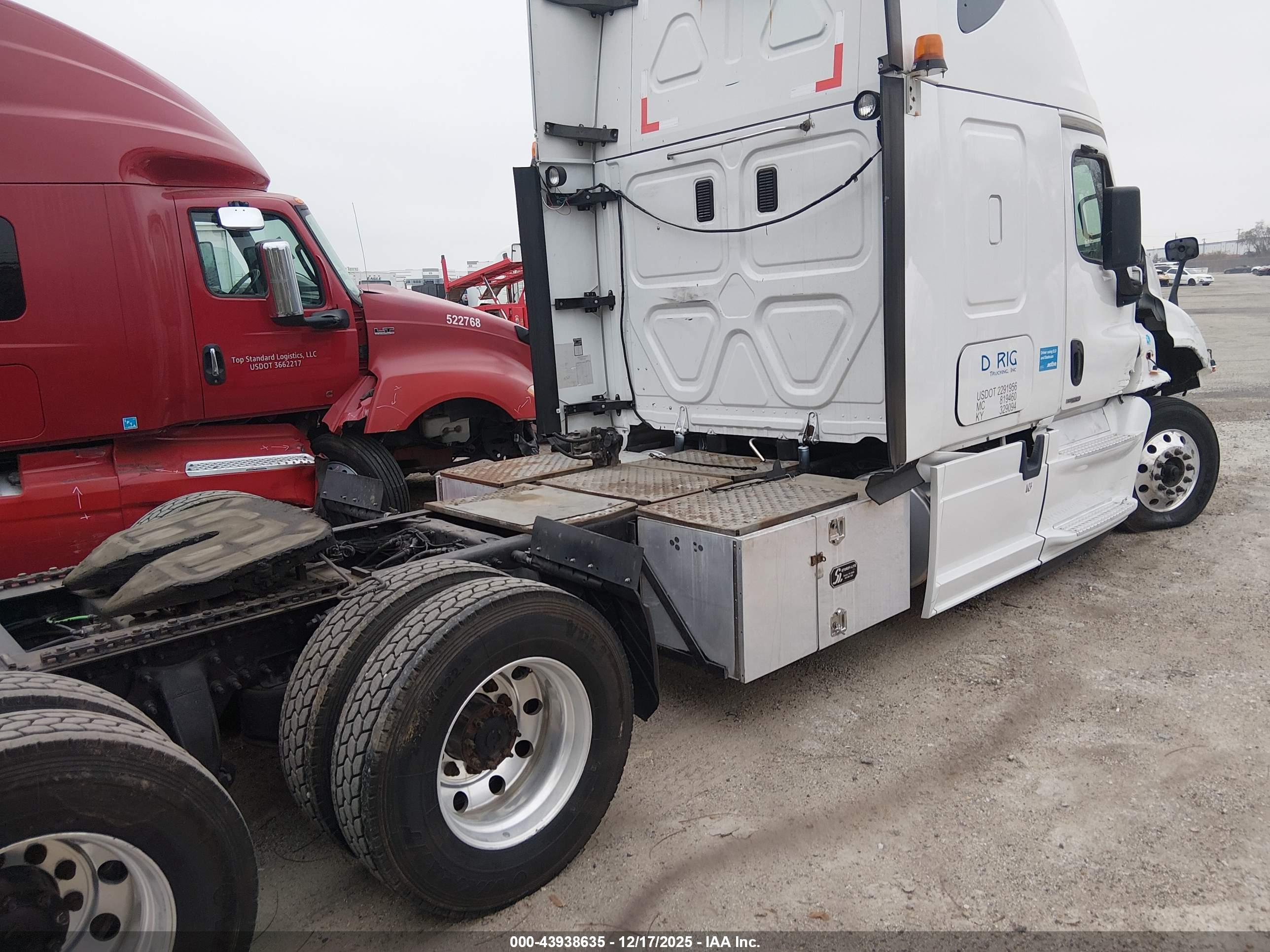 FREIGHTLINER CASCADIA image 4