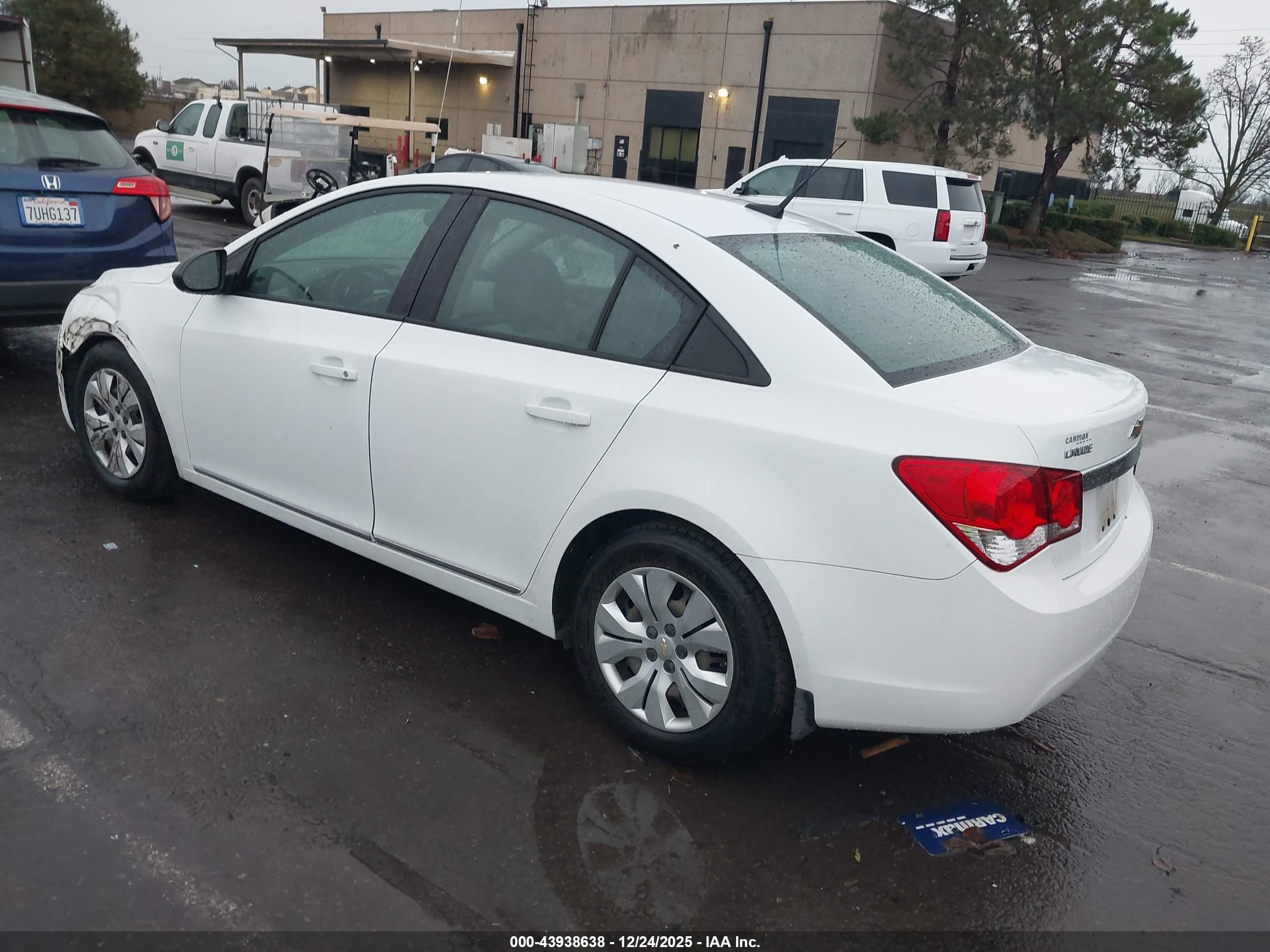 CHEVROLET CRUZE image 3