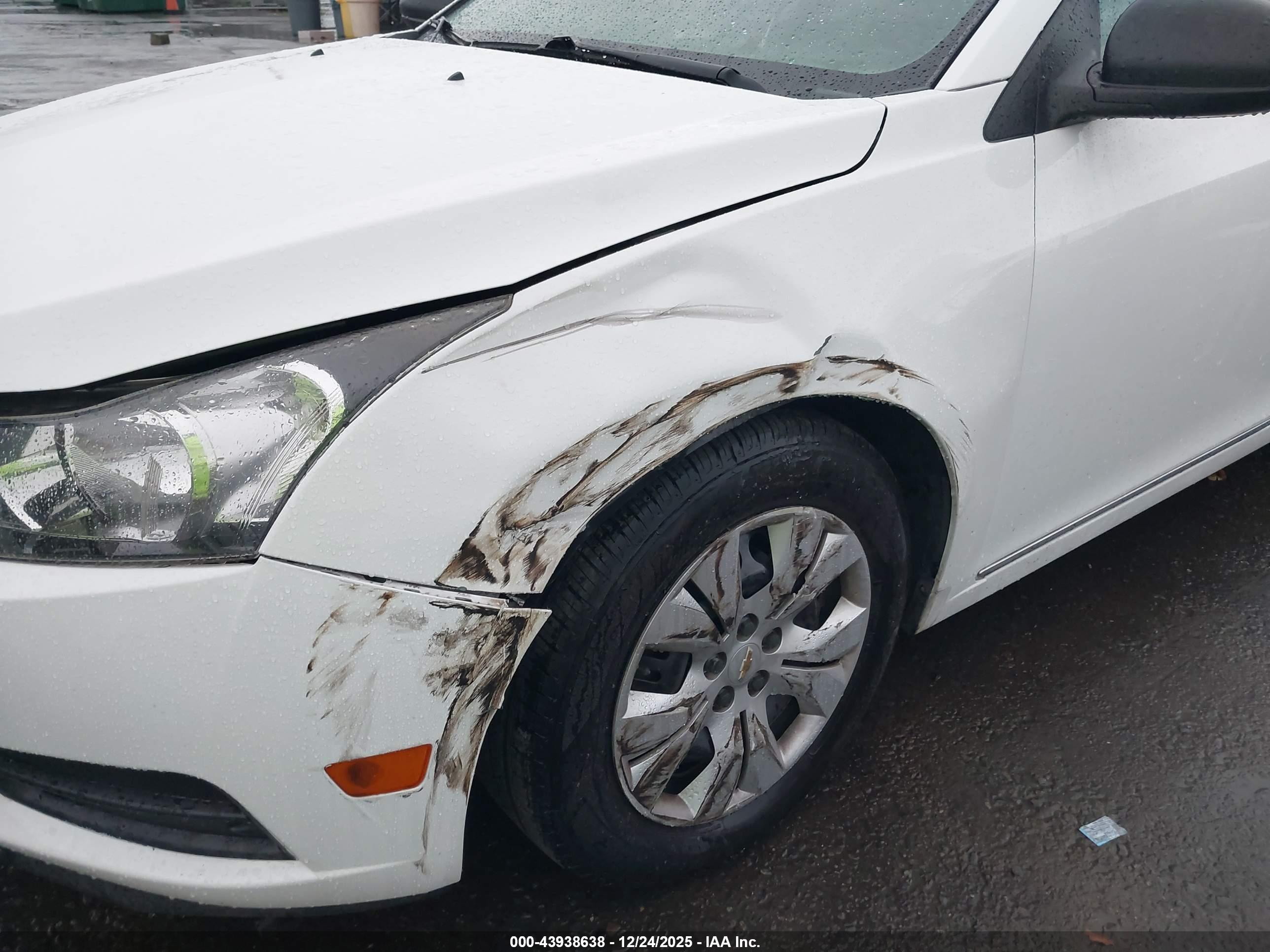CHEVROLET CRUZE image 6