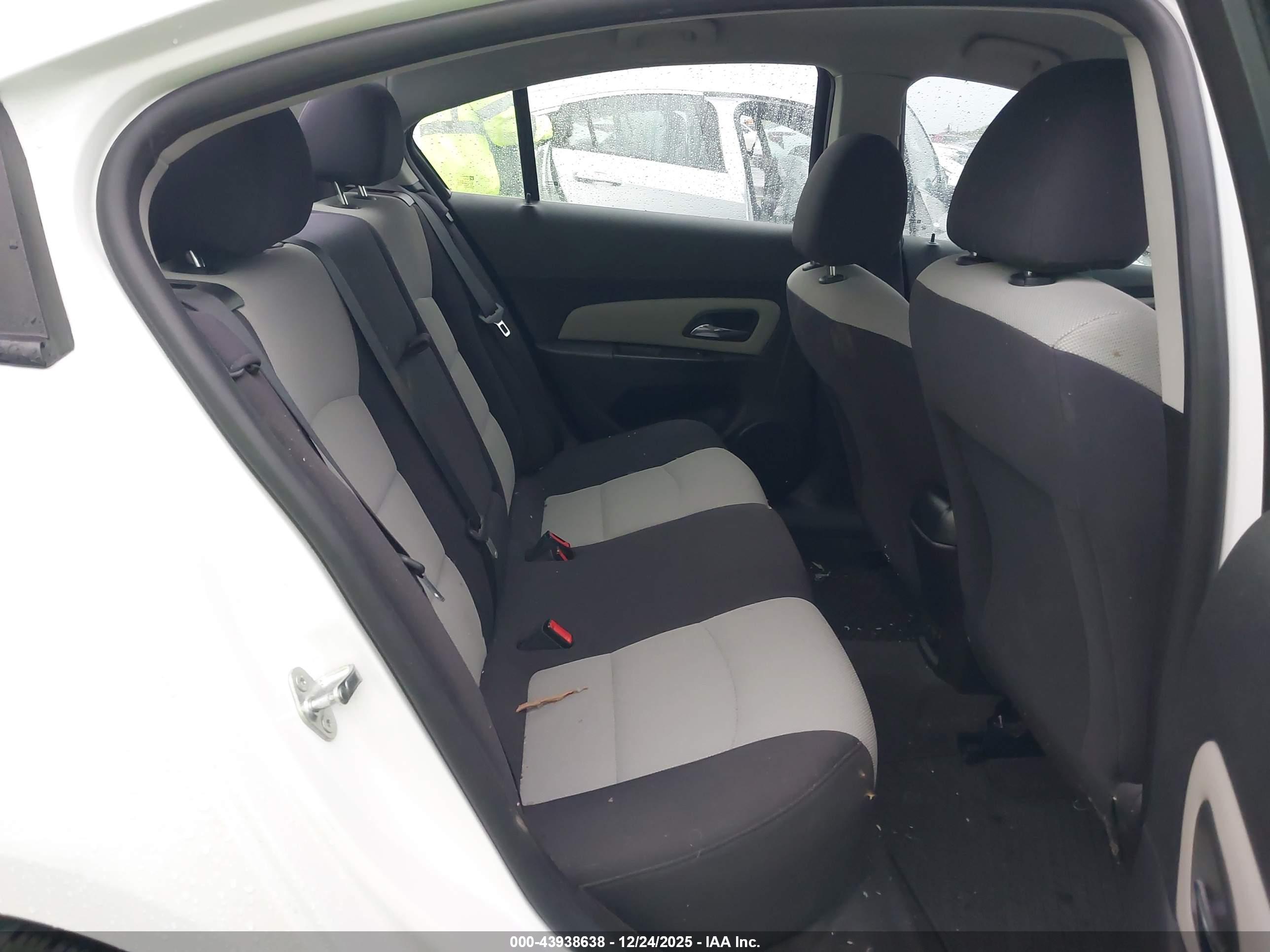 CHEVROLET CRUZE image 8