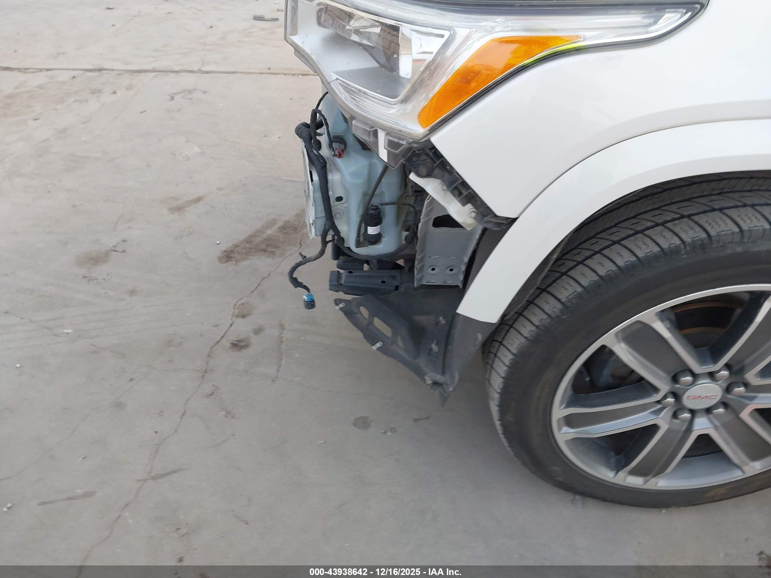 GMC ACADIA image 6