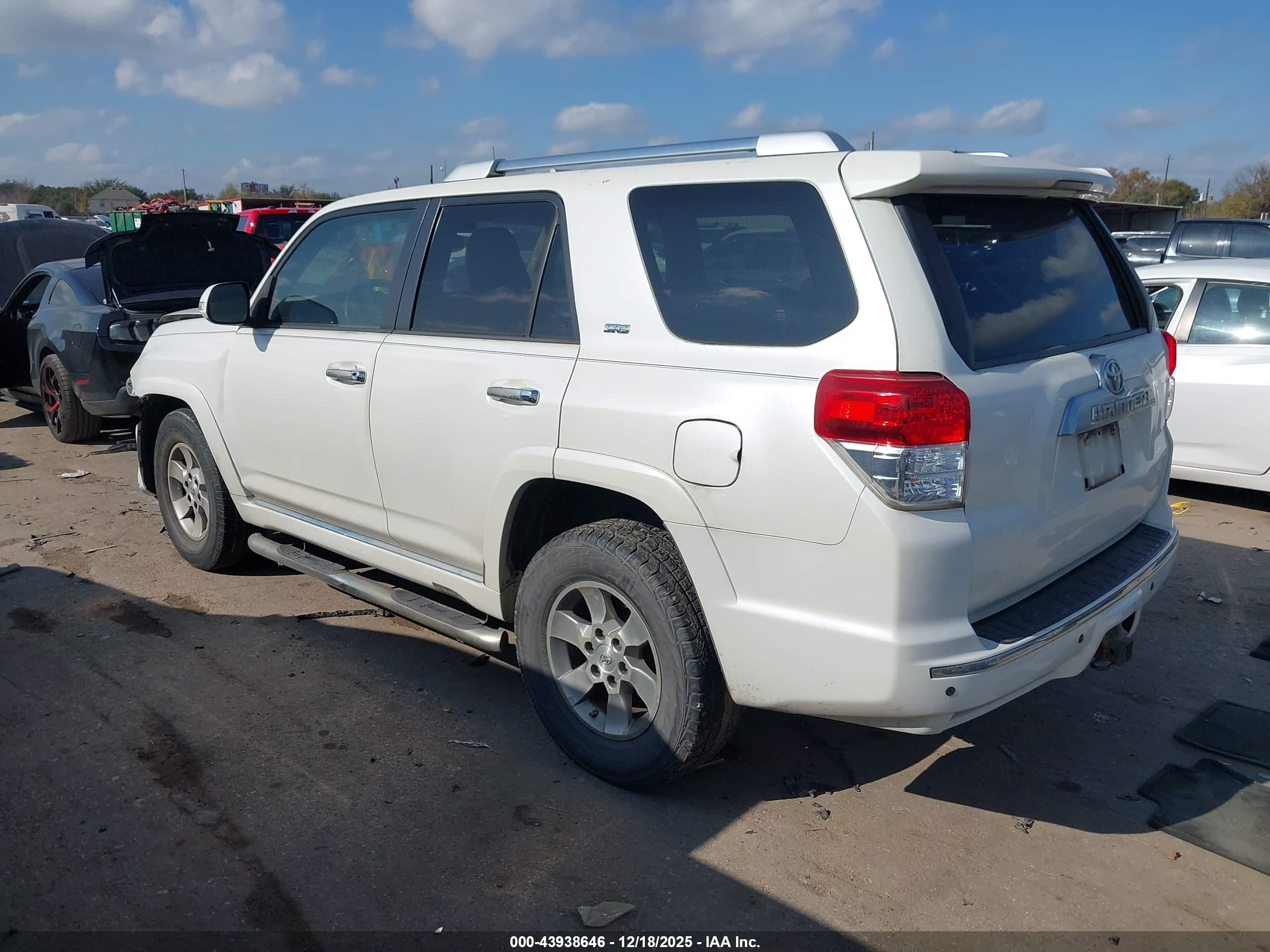 TOYOTA 4RUNNER image 3