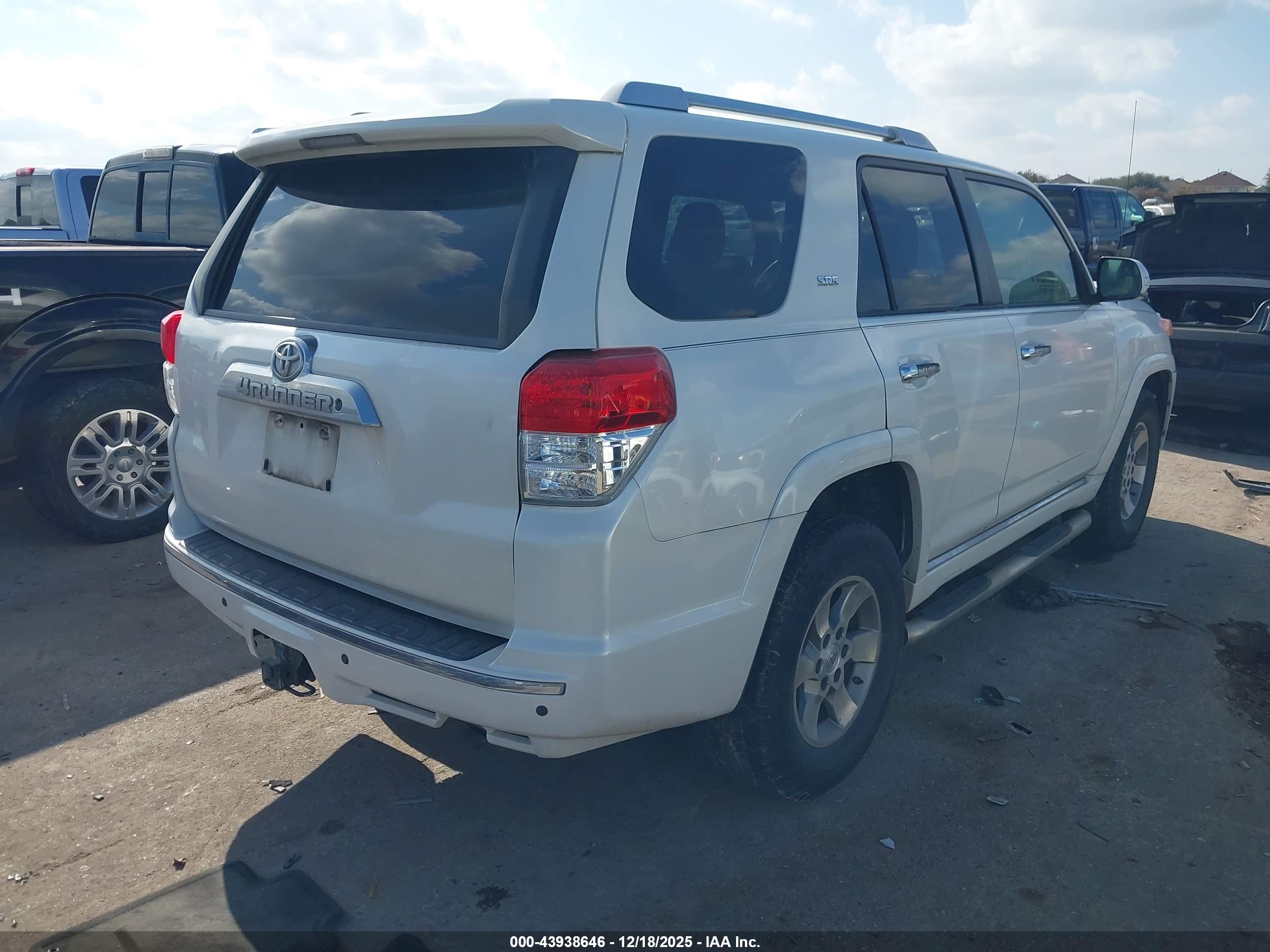 TOYOTA 4RUNNER image 4