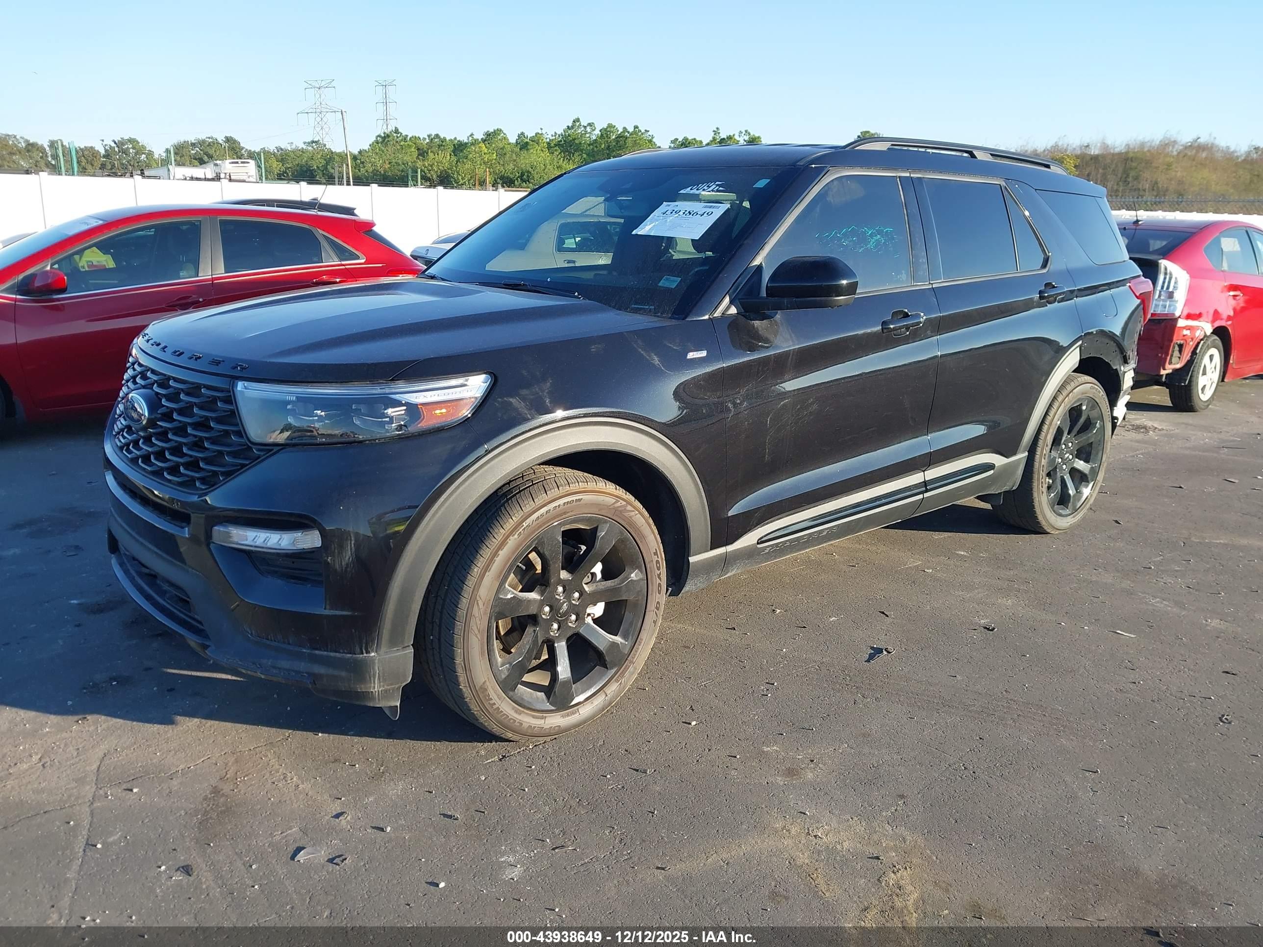 FORD EXPLORER image 2