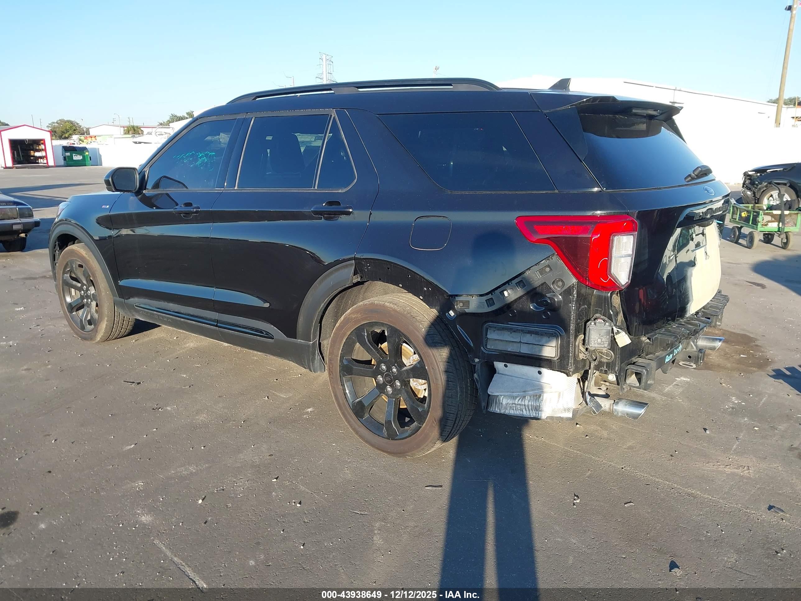 FORD EXPLORER image 3