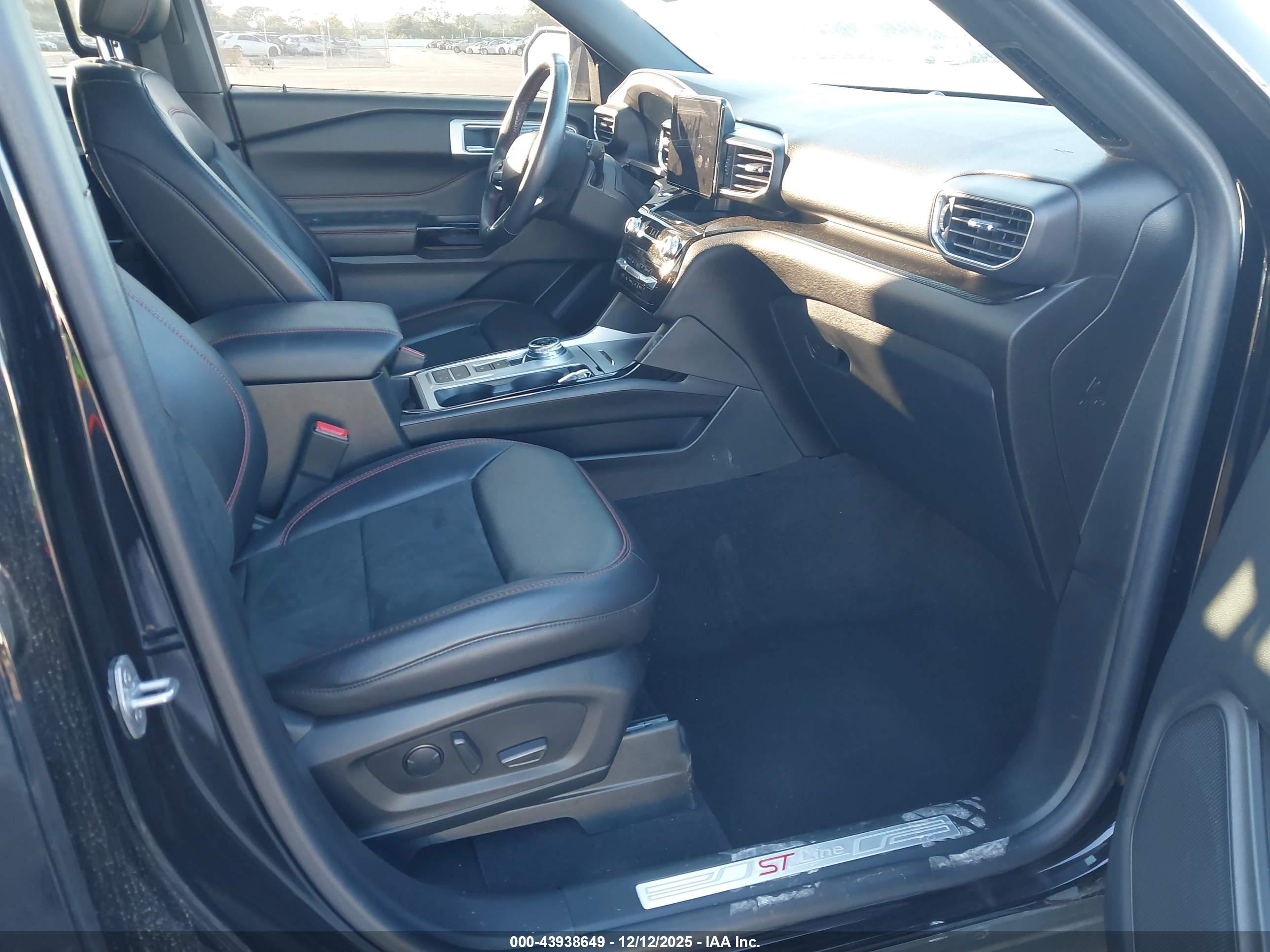 FORD EXPLORER image 5