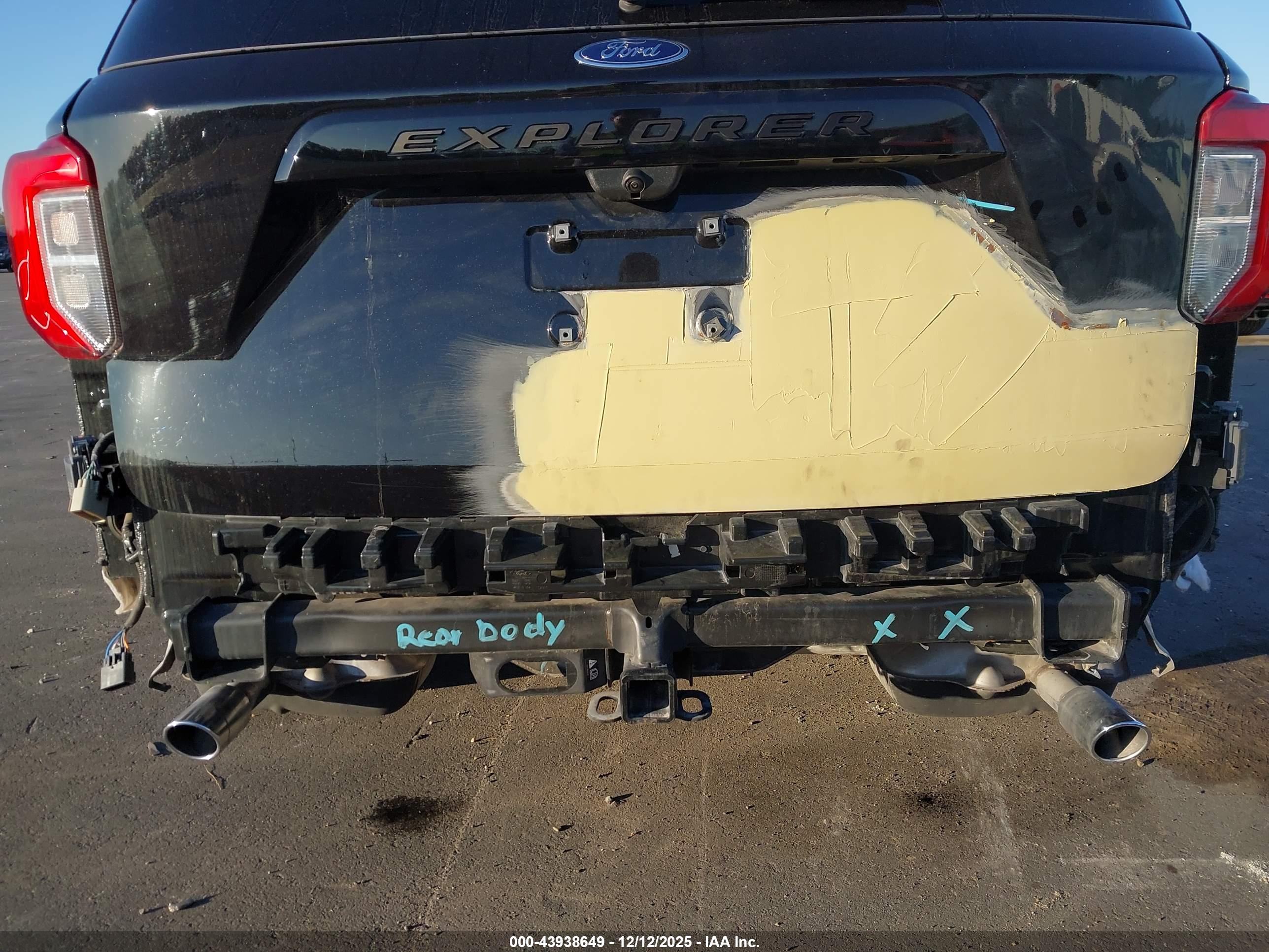 FORD EXPLORER image 6