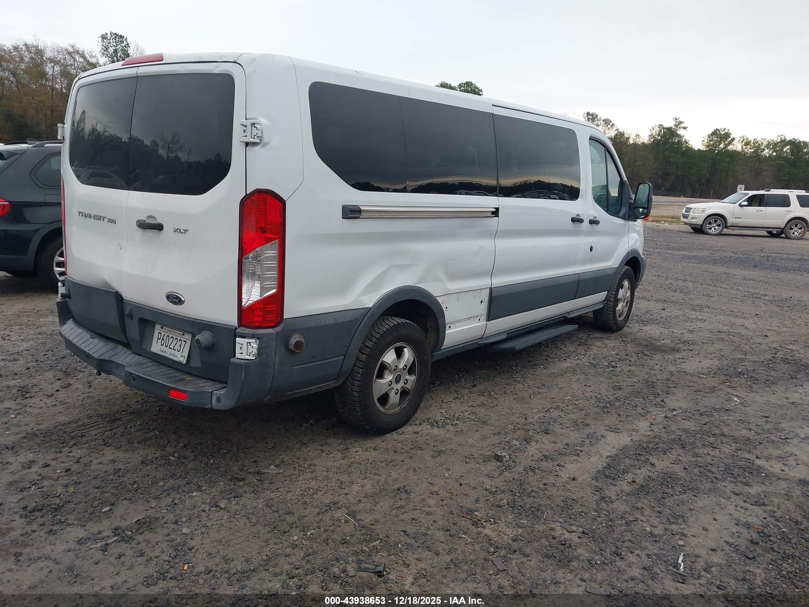 FORD TRANSIT-350 image 4