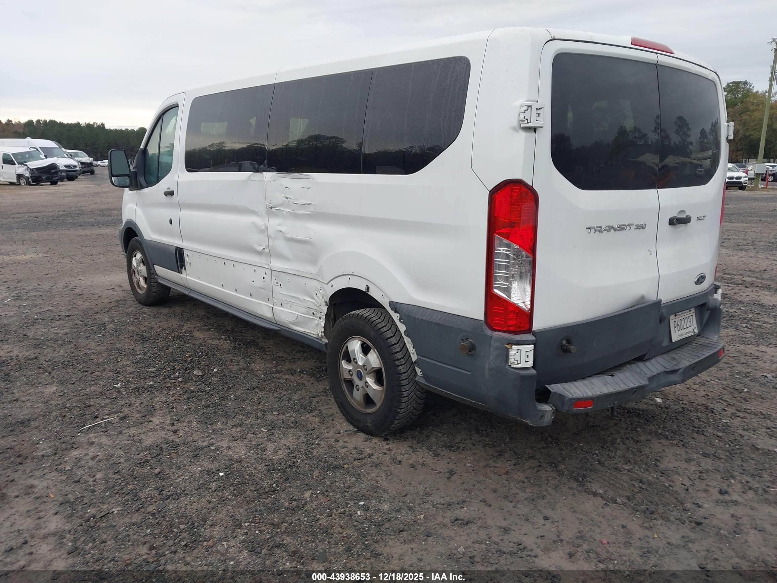 FORD TRANSIT-350 image 6