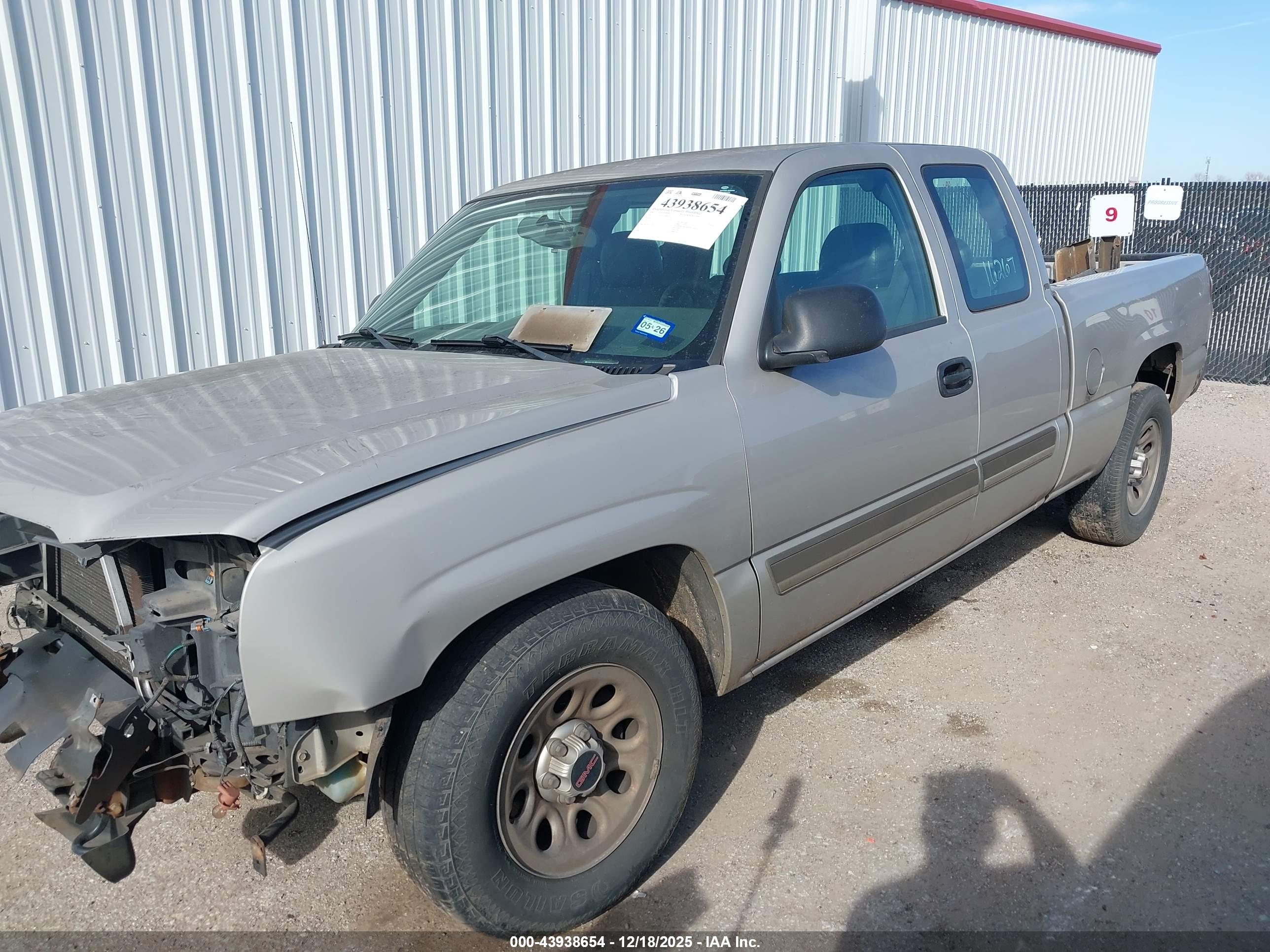CHEVROLET SILVERADO image 2