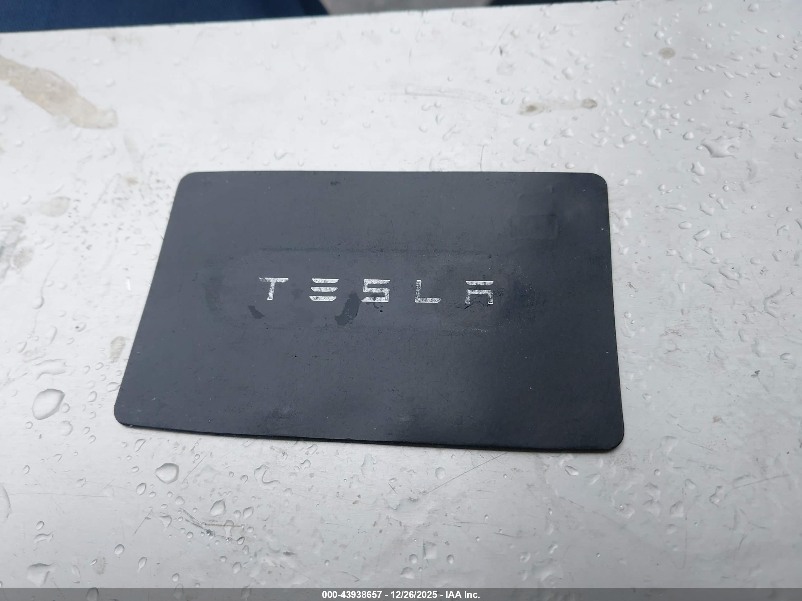 TESLA MODEL image 11