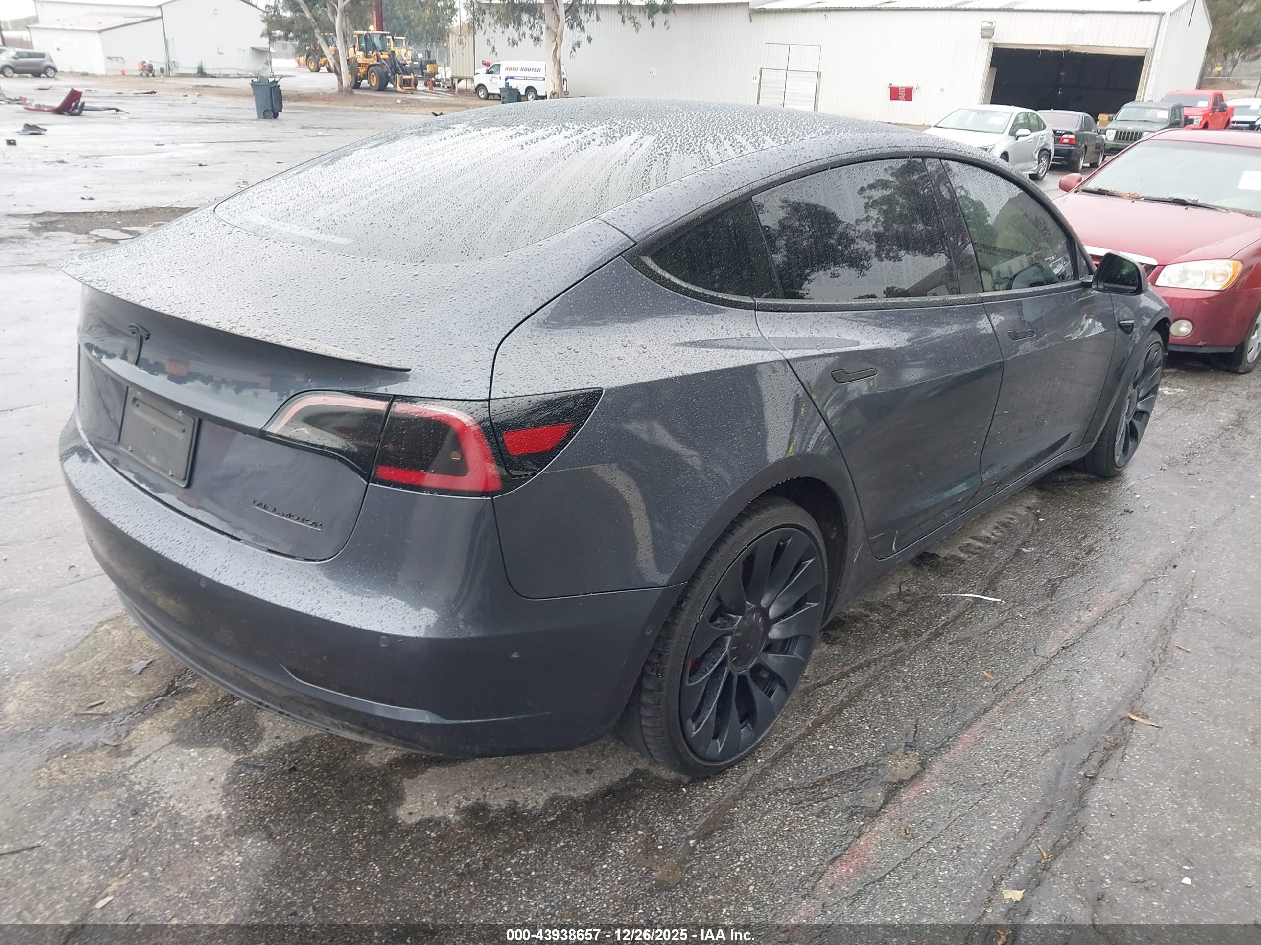 TESLA MODEL image 4