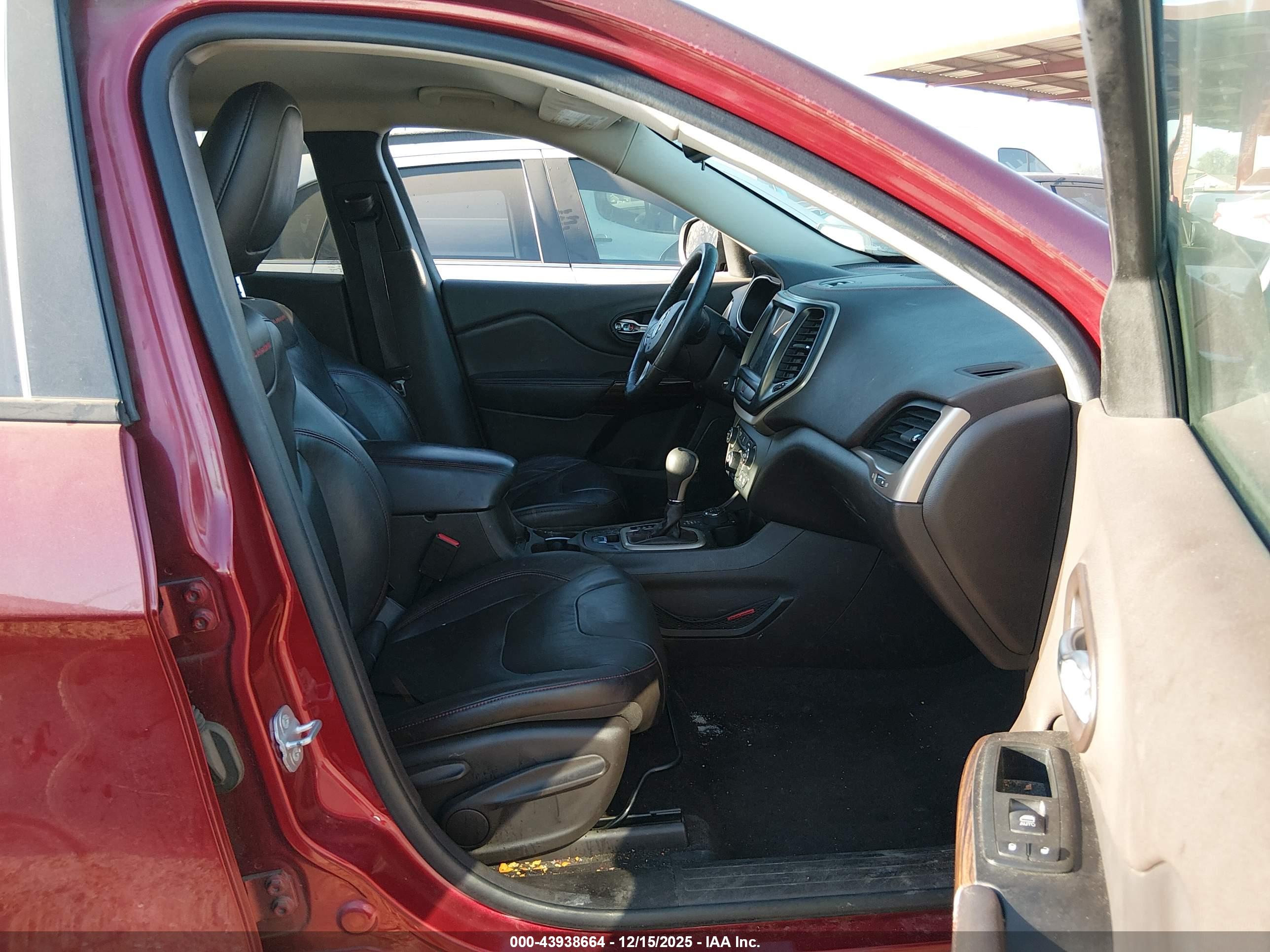 JEEP CHEROKEE image 5