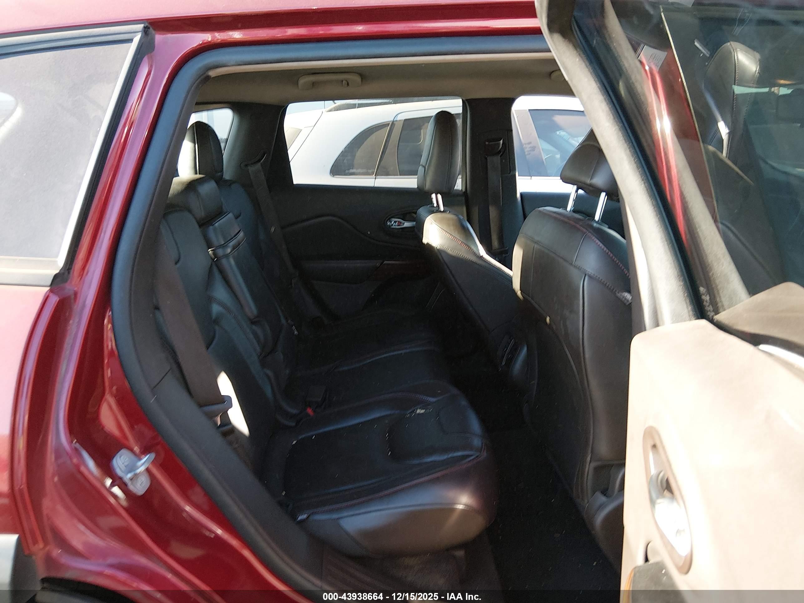 JEEP CHEROKEE image 8