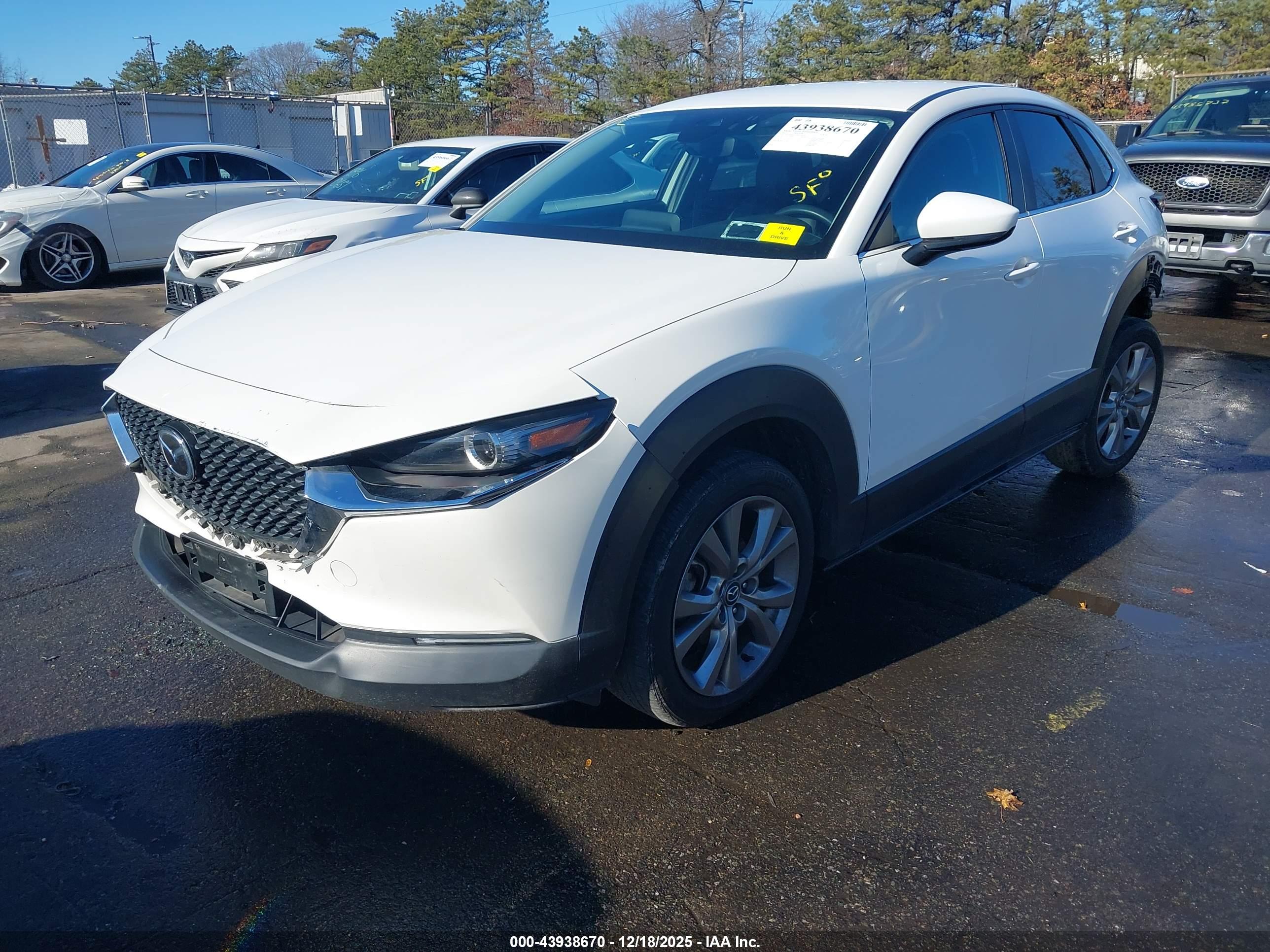 MAZDA CX-30 image 2