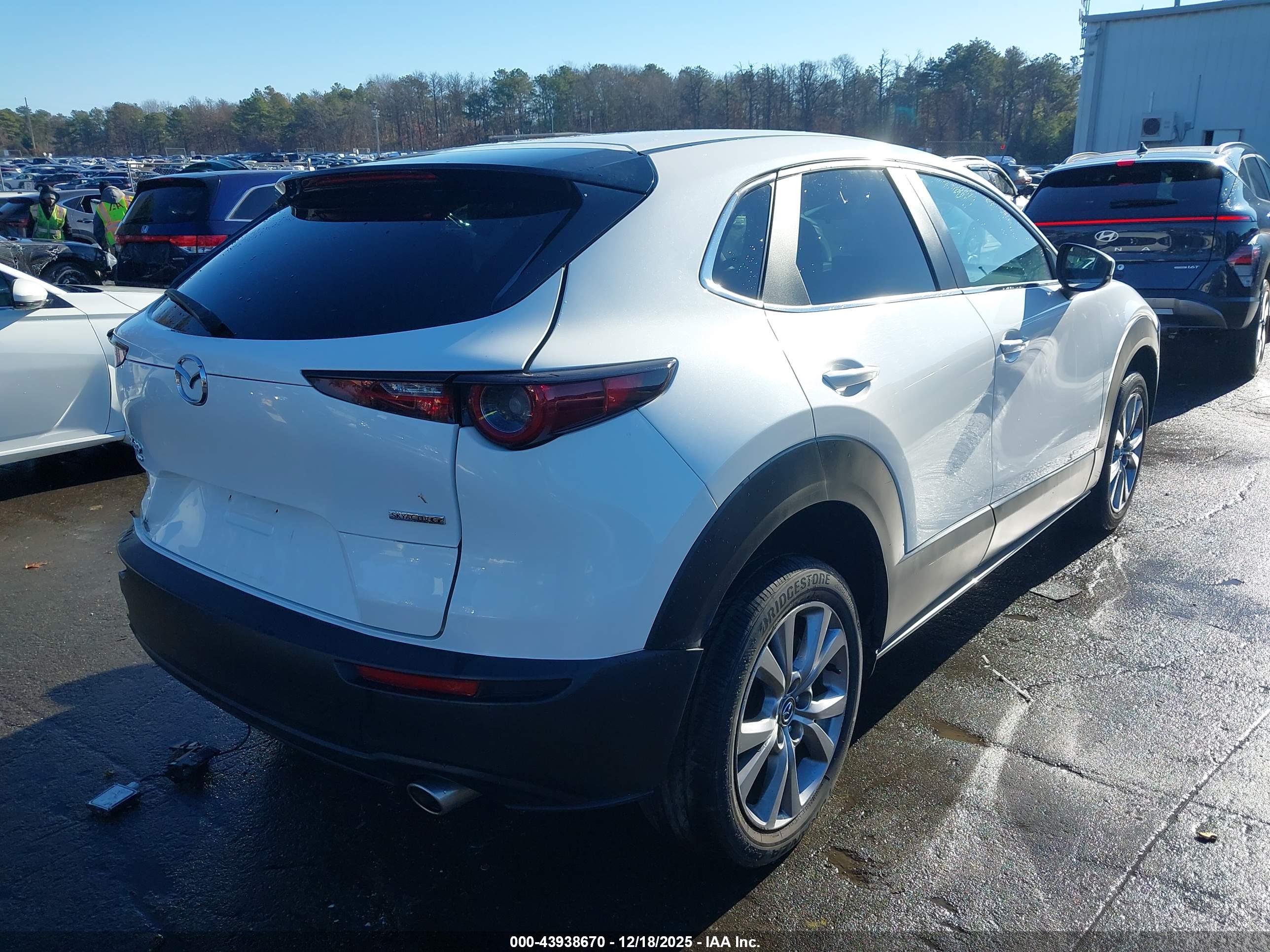 MAZDA CX-30 image 4