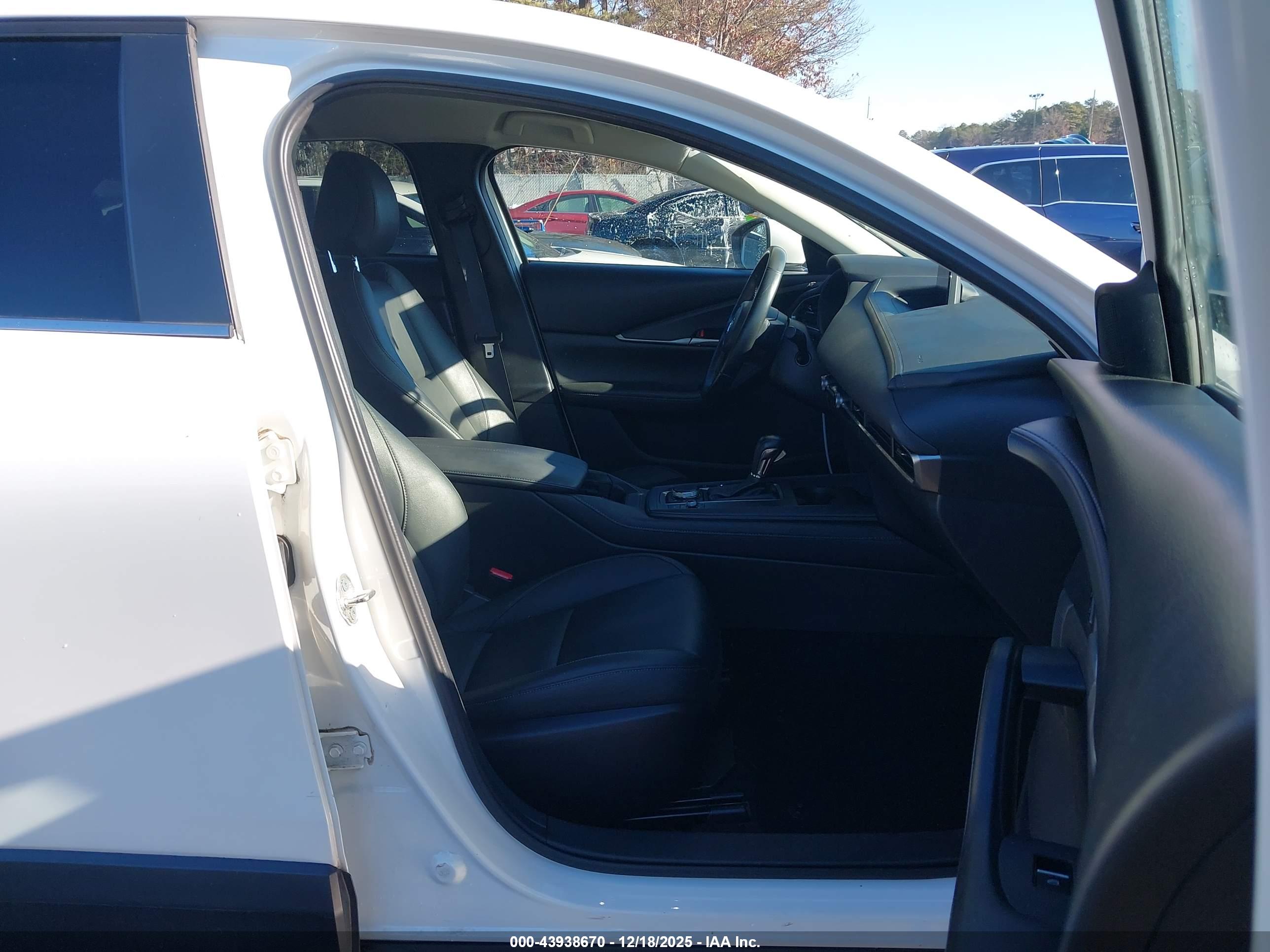 MAZDA CX-30 image 5