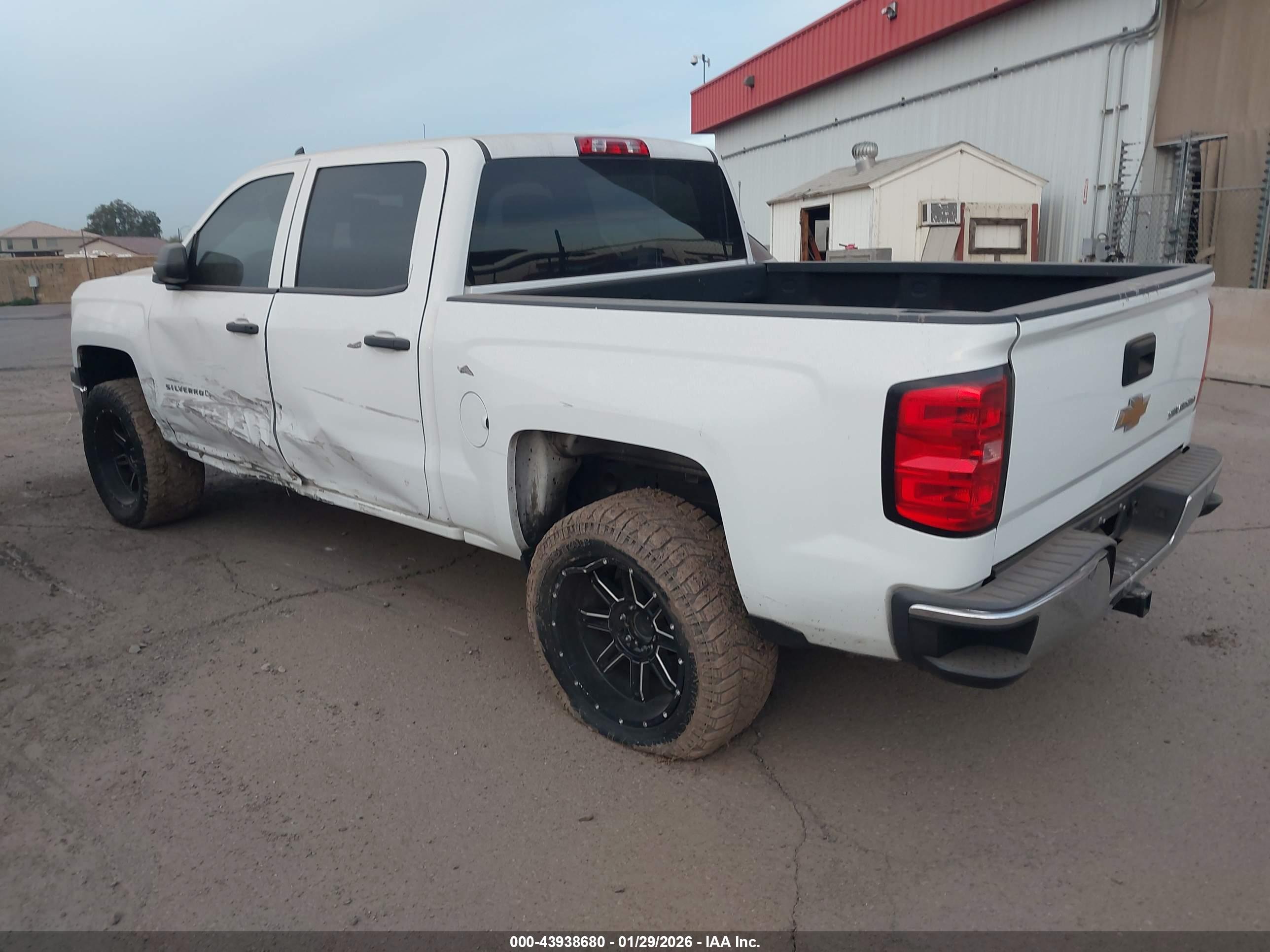 CHEVROLET SILVERADO image 3