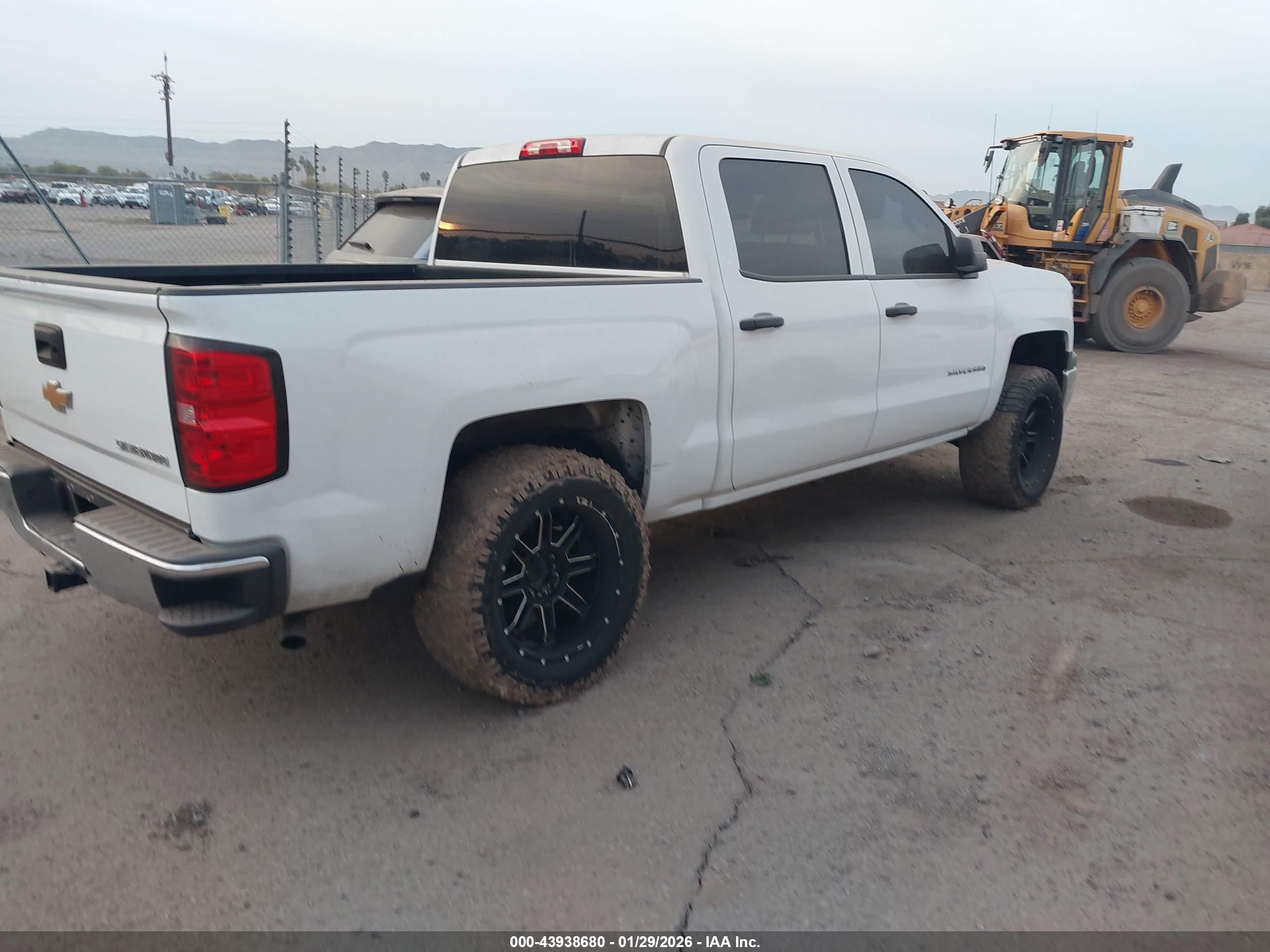 CHEVROLET SILVERADO image 4
