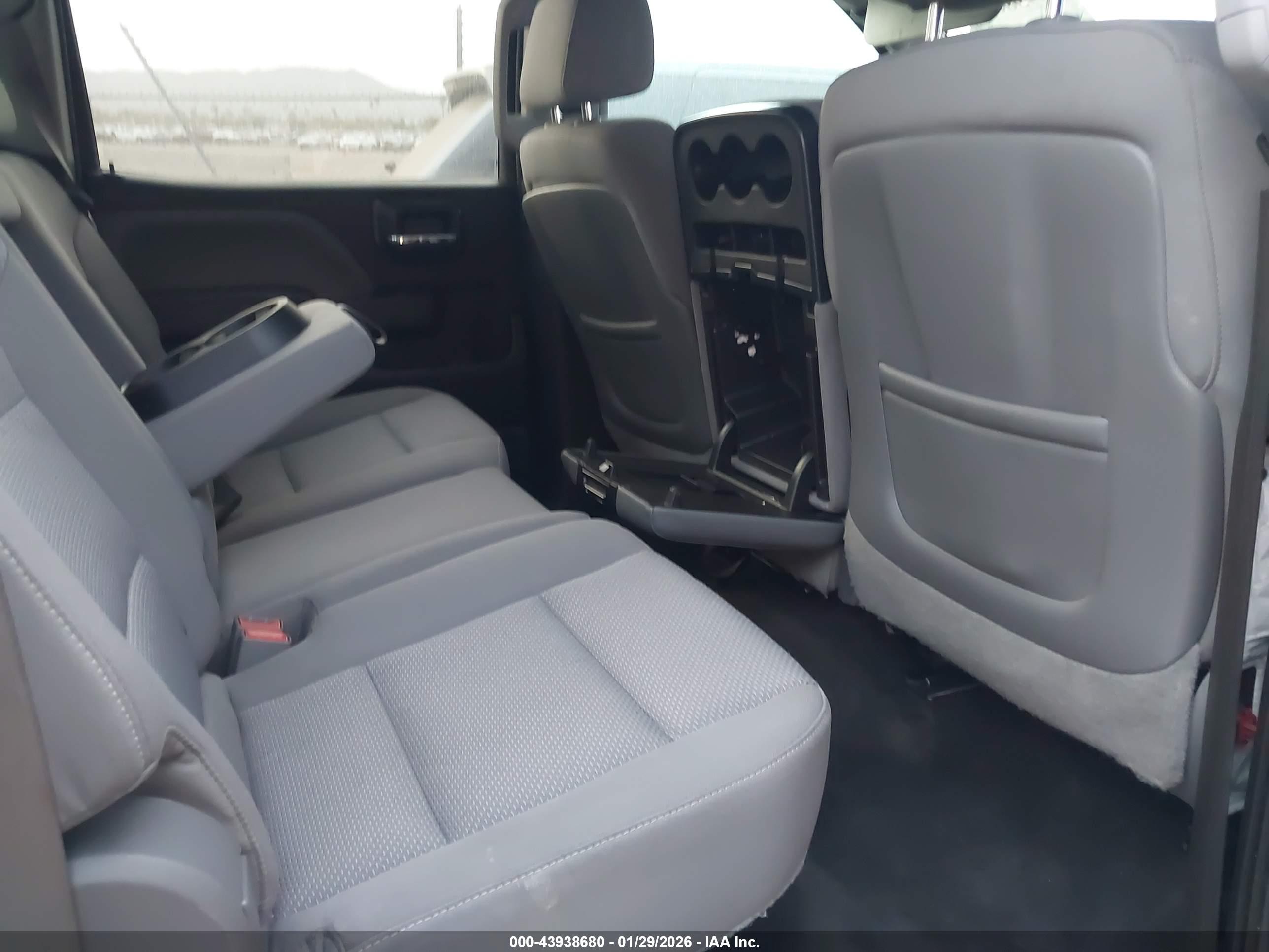 CHEVROLET SILVERADO image 8