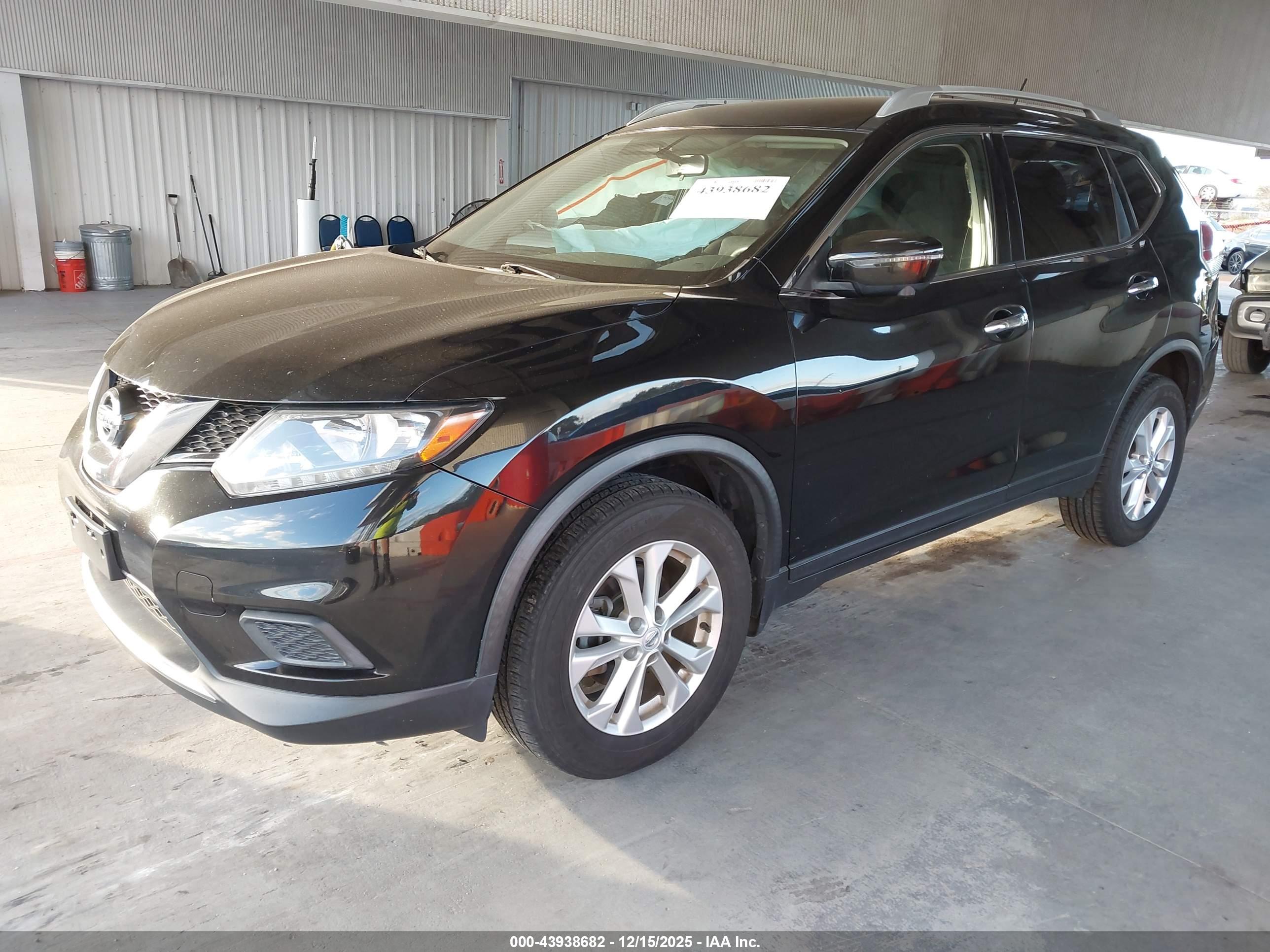 NISSAN ROGUE image 2
