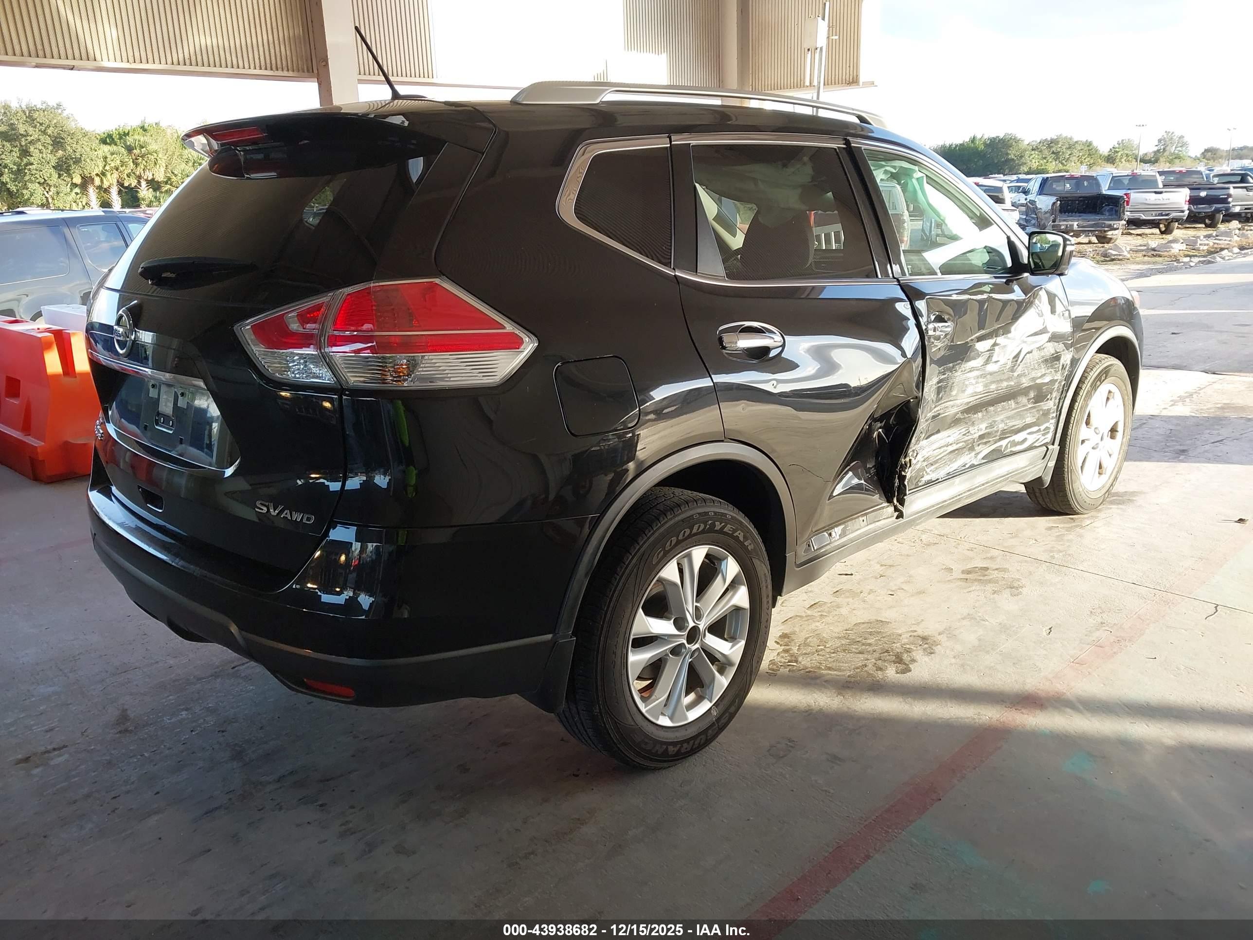 NISSAN ROGUE image 4