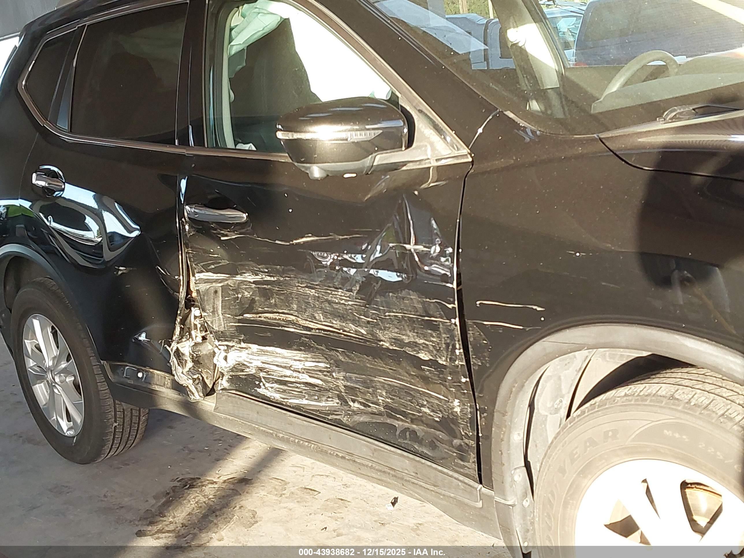 NISSAN ROGUE image 6
